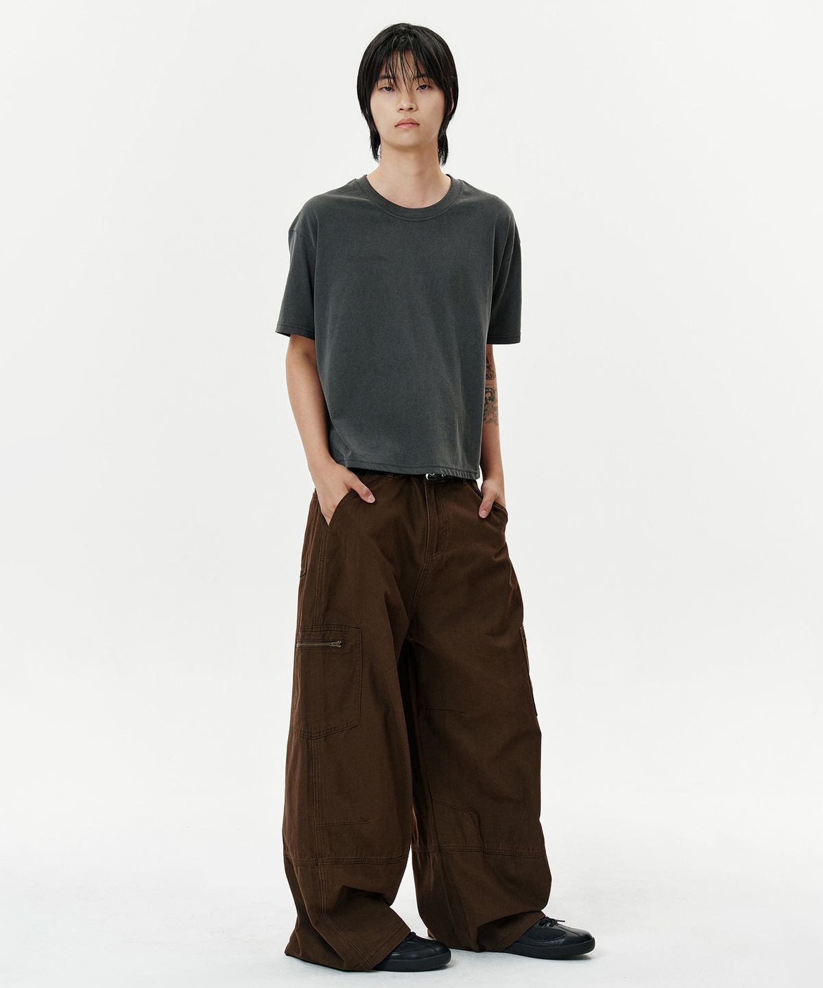딥센스(DEEP SENSE) Side Zip Pocket Curved Pants - brown