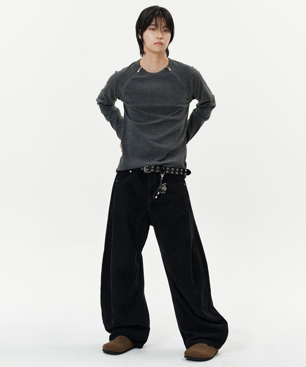 딥센스(DEEP SENSE) Rivet Slit Curved Pants - black