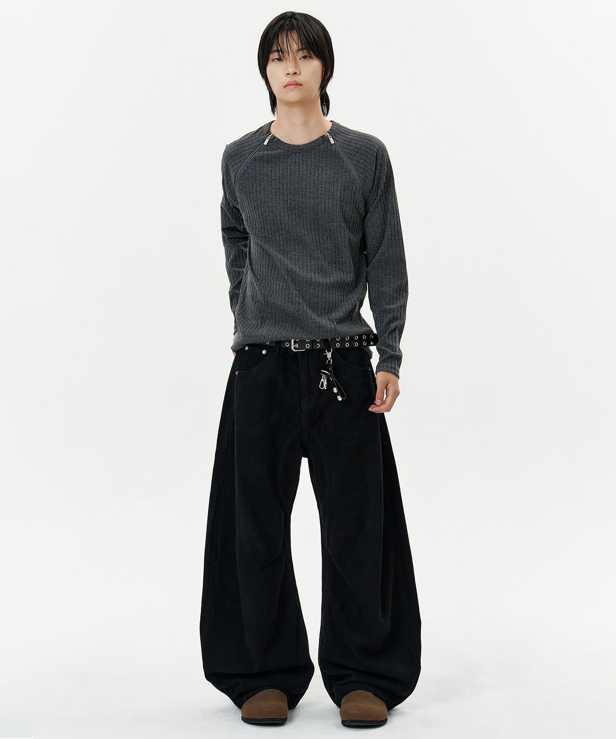 딥센스(DEEP SENSE) Rivet Slit Curved Pants - black