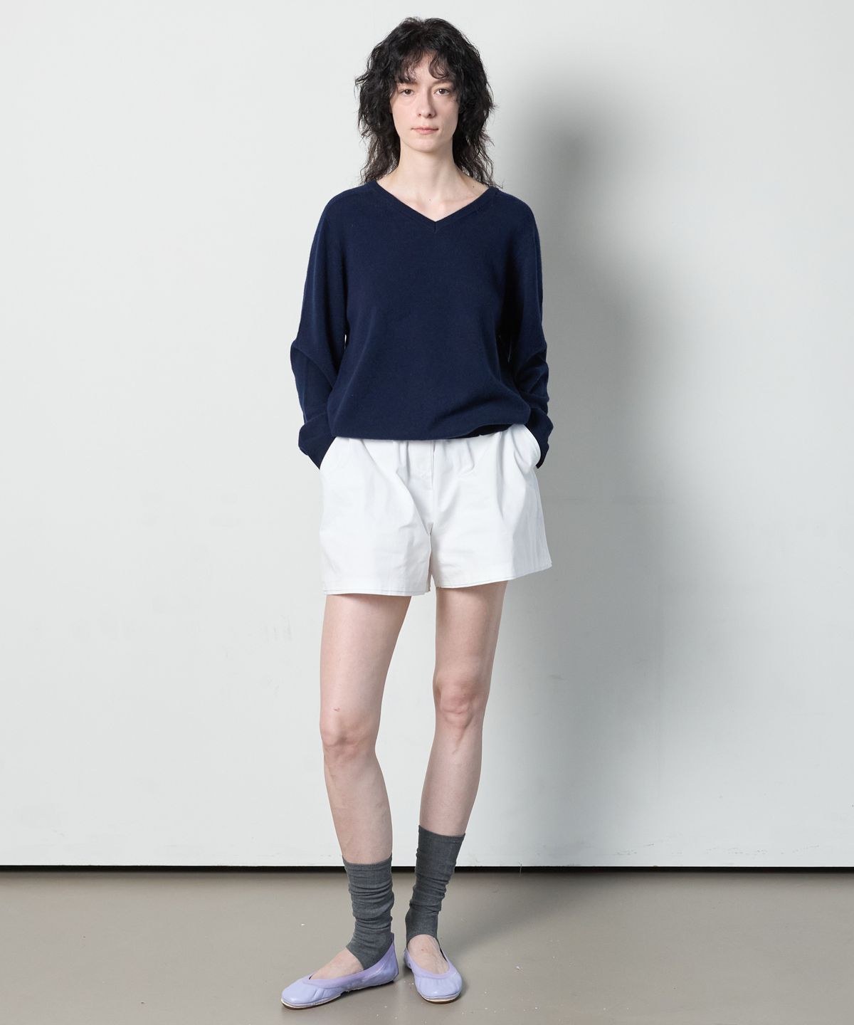 누베르(NUVERE) Mellow V Knit Navy
