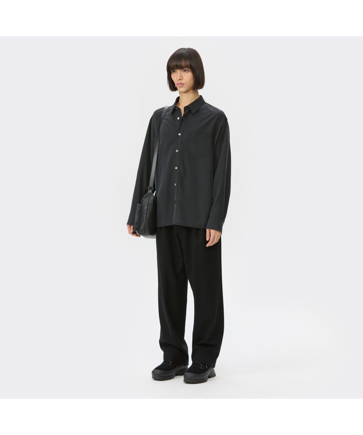 커스텀멜로우(CUSTOMELLOW) Black Relaxed Fit Rayon Shirt CWSAW25113BKX