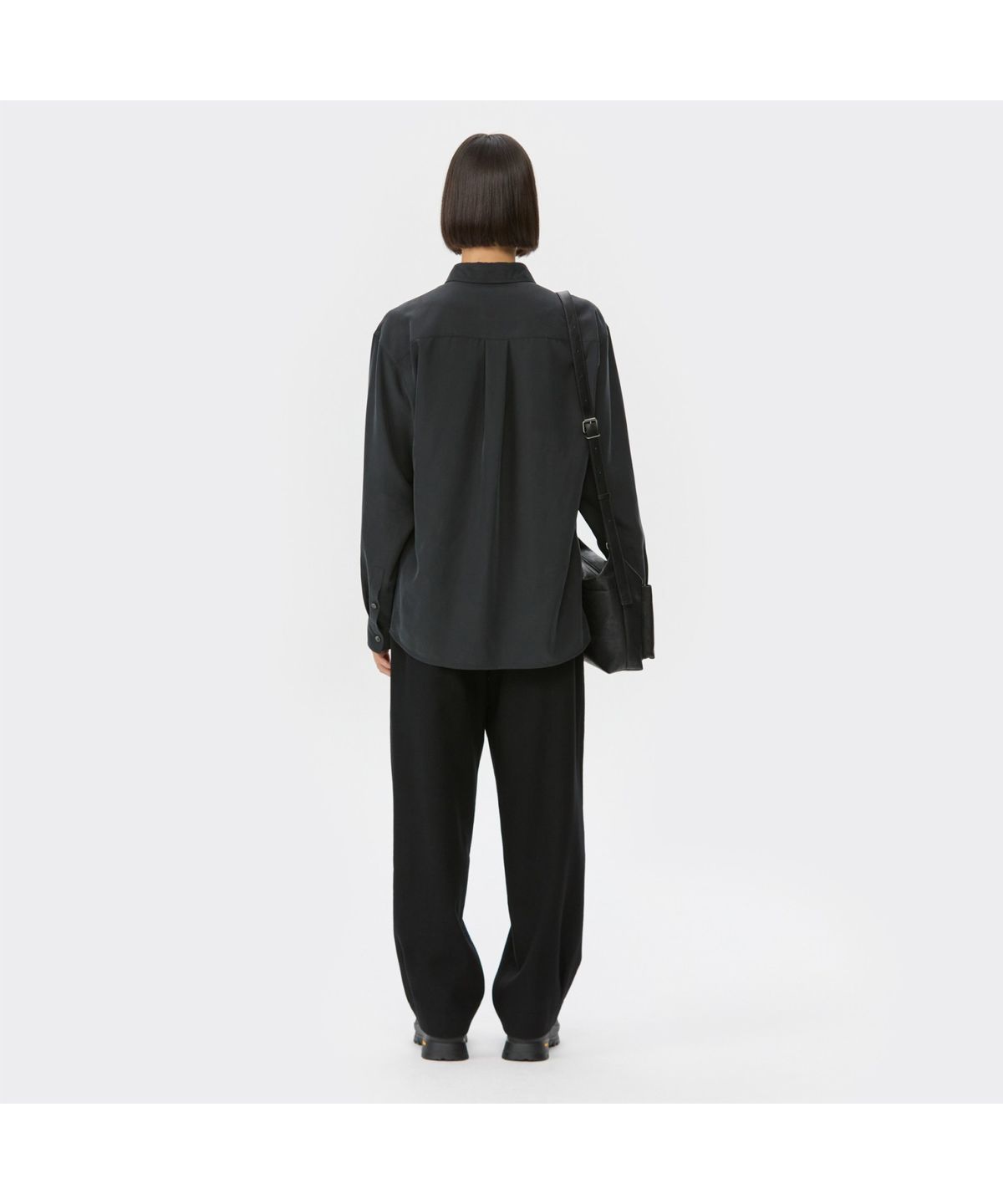 커스텀멜로우(CUSTOMELLOW) Black Relaxed Fit Rayon Shirt CWSAW25113BKX