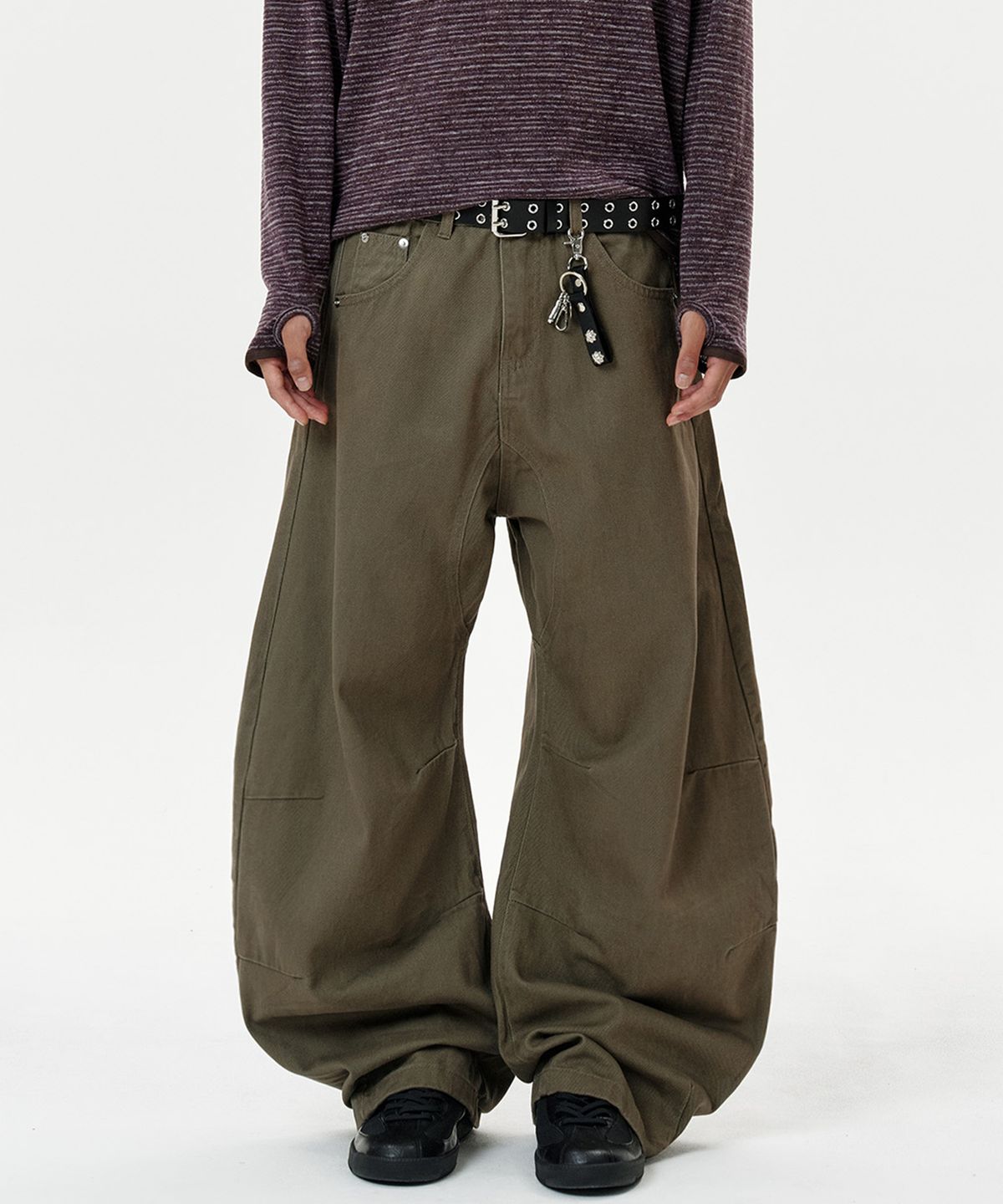 딥센스(DEEP SENSE) Rivet Slit Curved Pants - brown