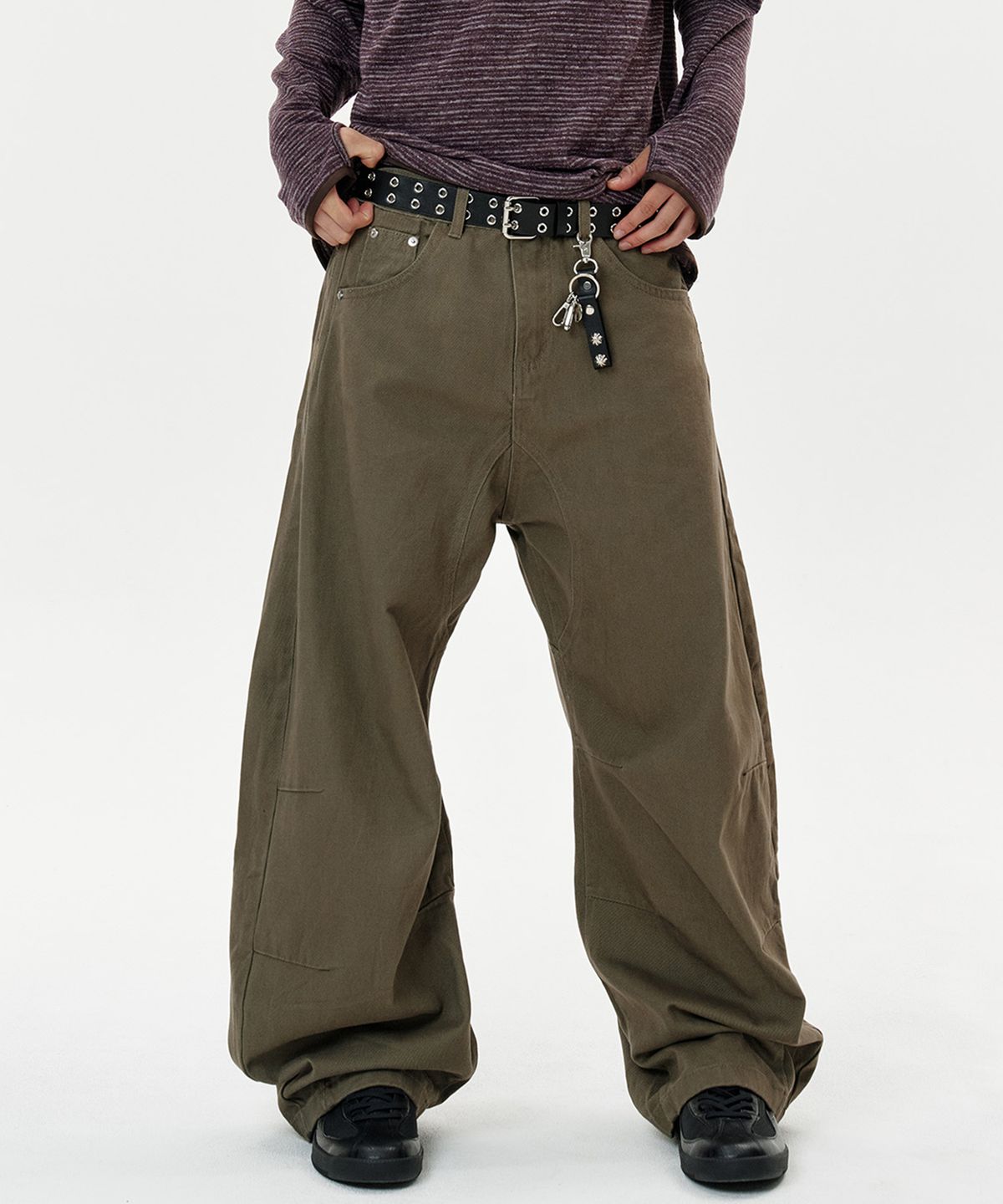 딥센스(DEEP SENSE) Rivet Slit Curved Pants - brown