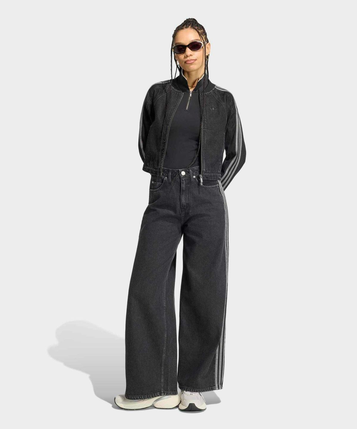 아디다스(ADIDAS) 하이라이즈 와이드 레그 데님 팬츠 - 블랙 / KQ6469