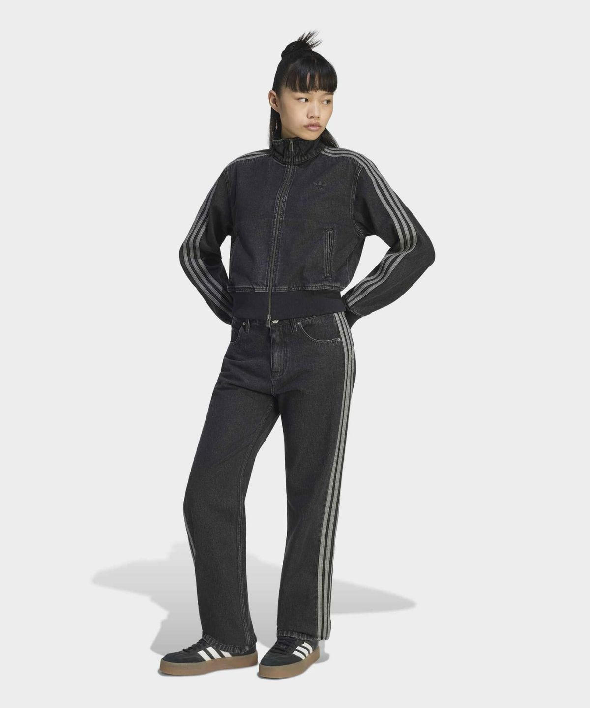 아디다스(ADIDAS) 파이어버드 미드 라이즈 스트레이트 데님 팬츠 - 블랙 / KQ6488