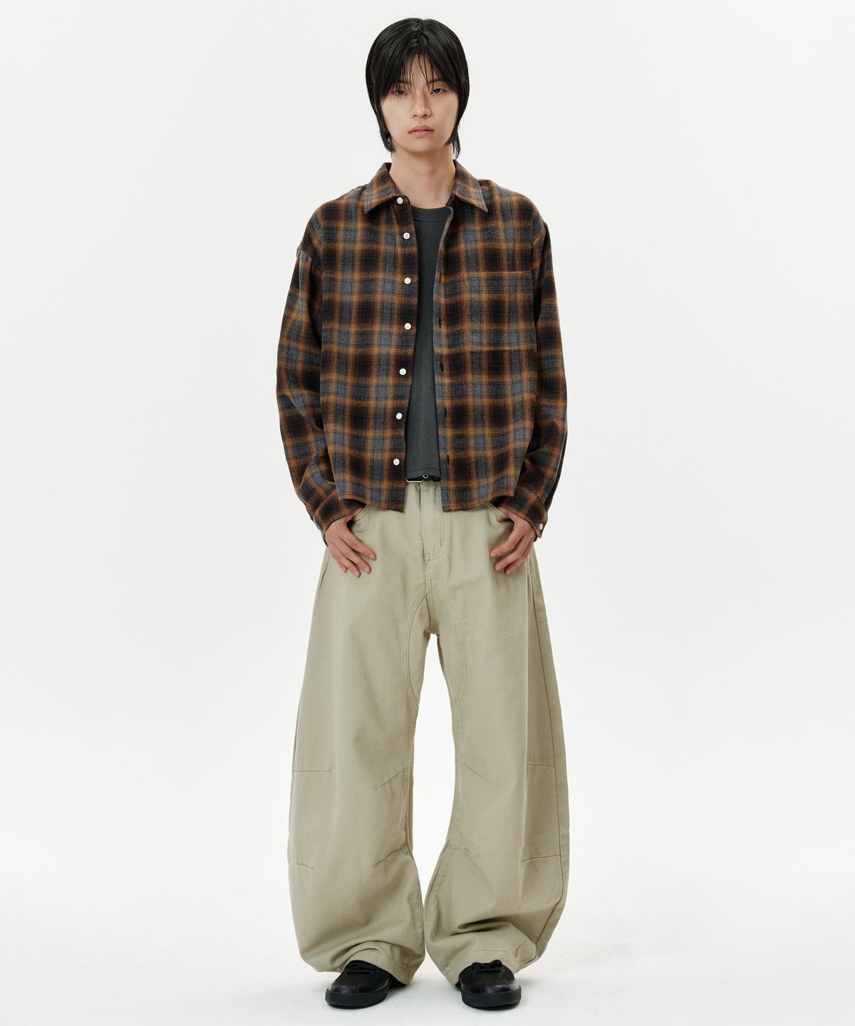 딥센스(DEEP SENSE) Rivet Slit Curved Pants - beige