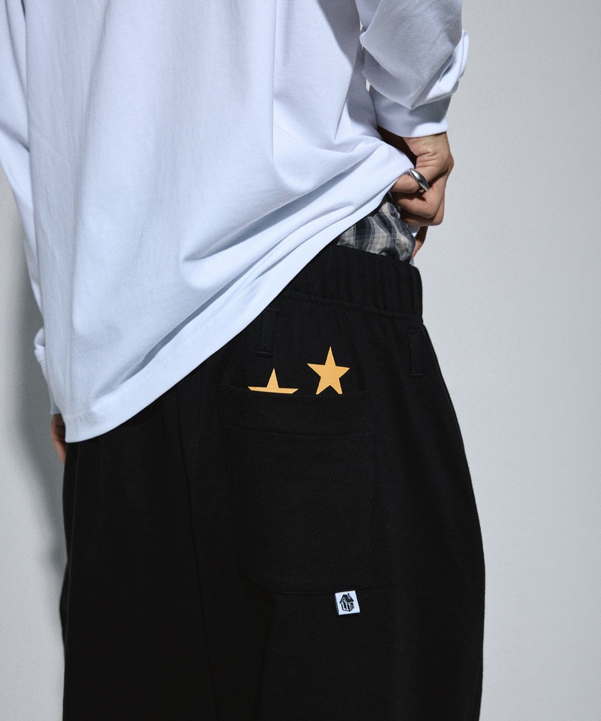릿하우스사운드(LITHAUSOUND) Curve Wide Track Pants Black