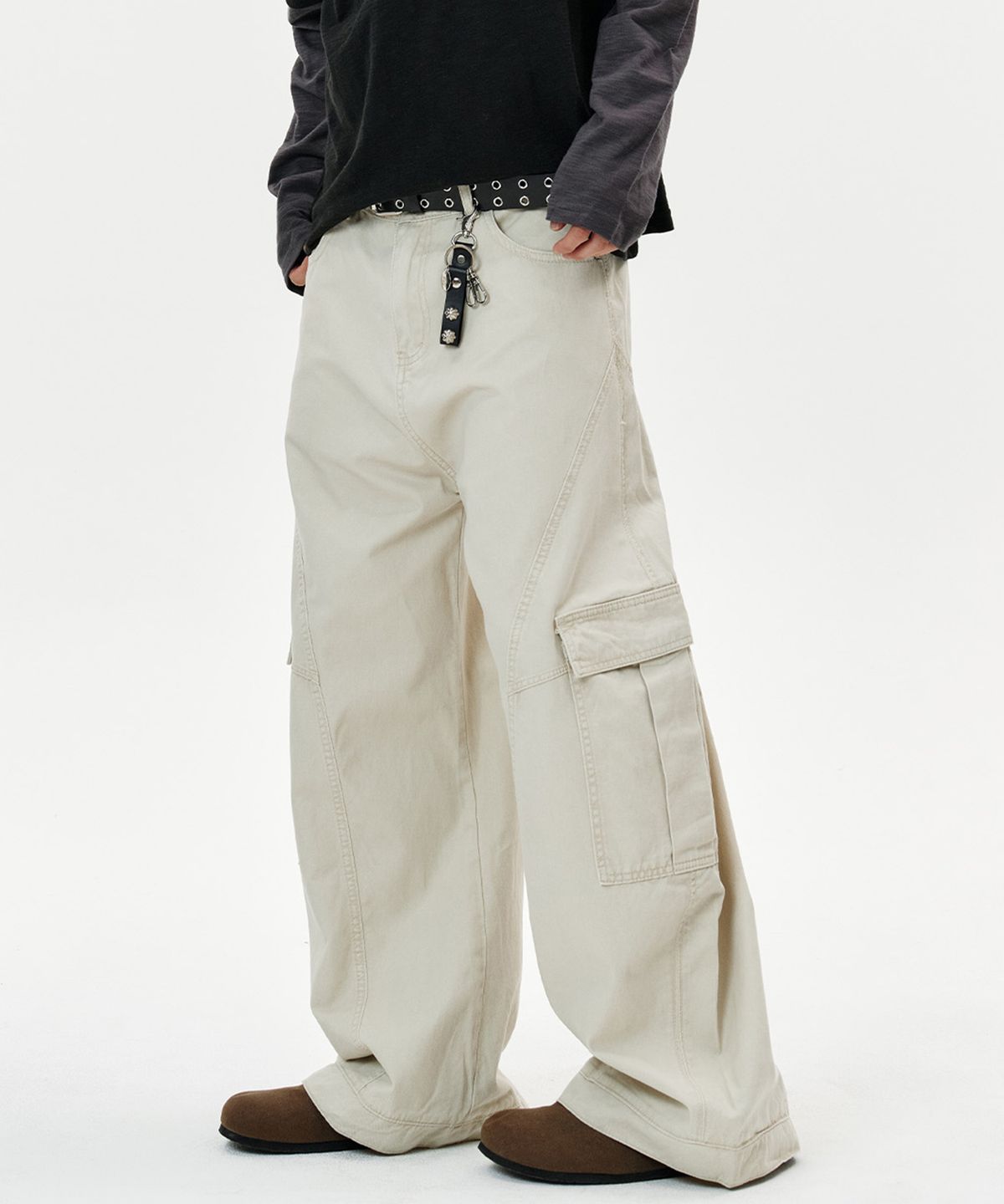 딥센스(DEEP SENSE) Slit Cargo Curved Pants - beige