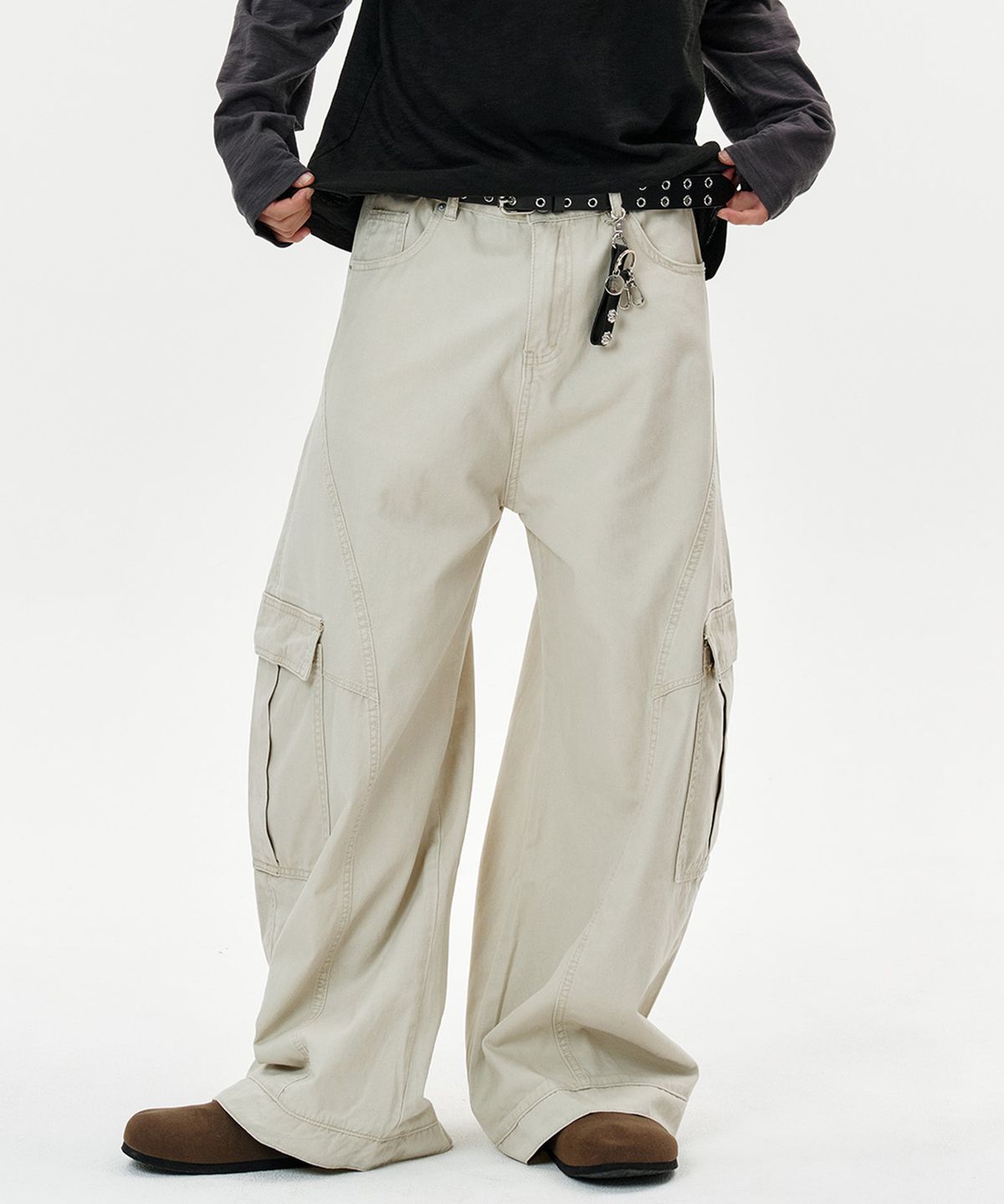 딥센스(DEEP SENSE) Slit Cargo Curved Pants - beige