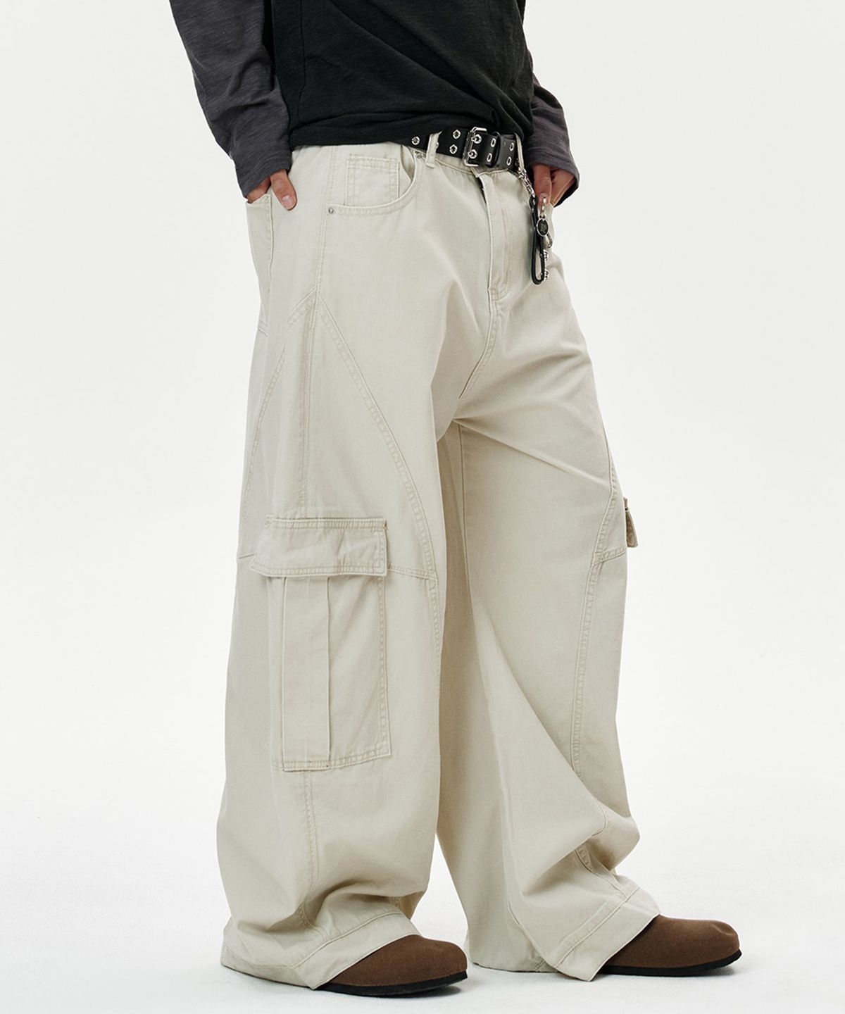 딥센스(DEEP SENSE) Slit Cargo Curved Pants - beige