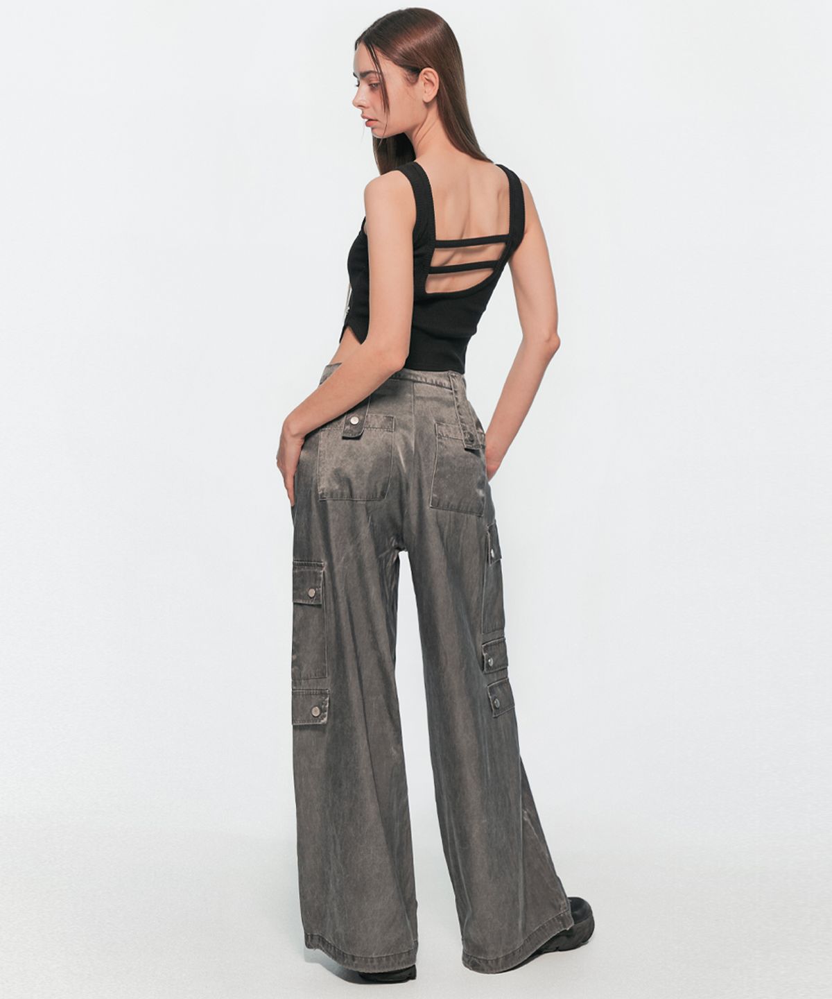 유움(UUM) GLOSS BIO INCISION PANTS GRAY