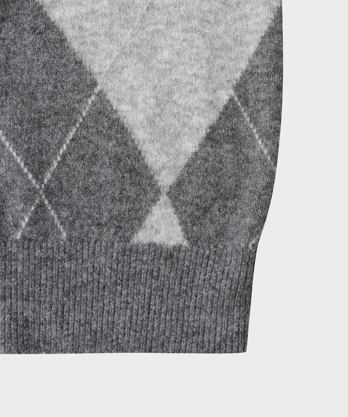 테일던(TAILDERN) Reilly Hairy Argyle V-neck Sweater Grey