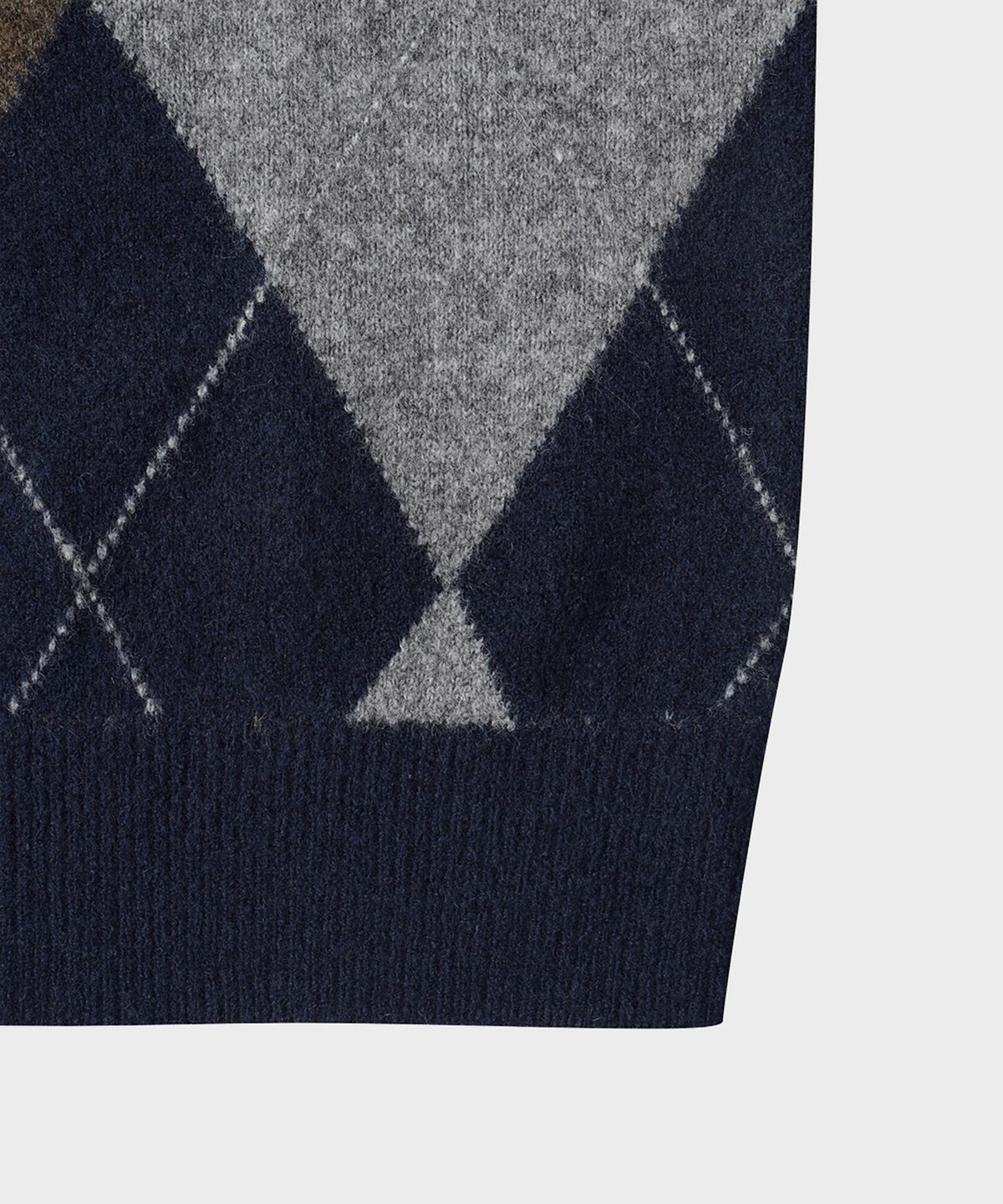 테일던(TAILDERN) Reilly Hairy Argyle V-neck Sweater Navy