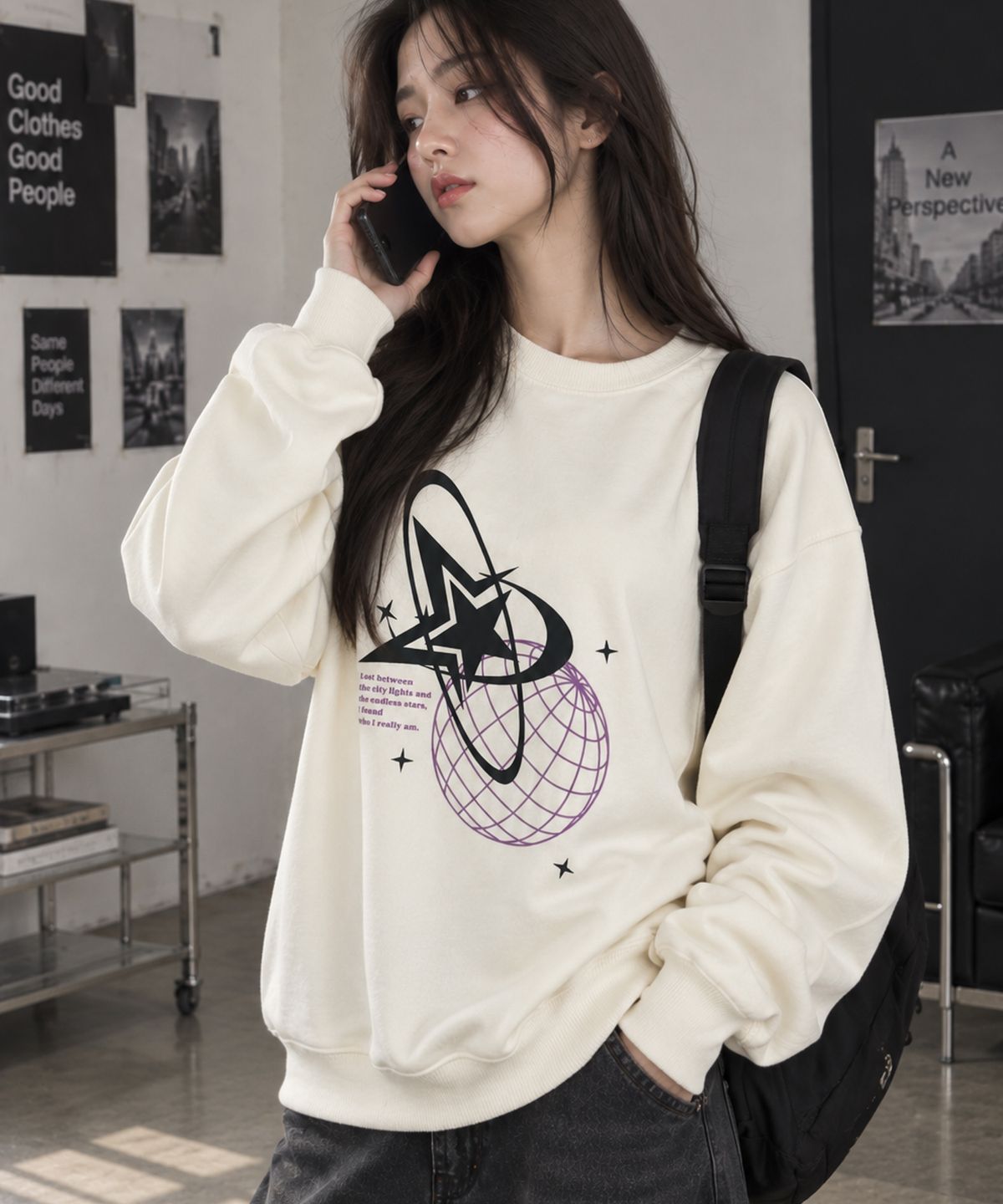 도톤(DOTON) BEYOND STARS SWEATSHIRT (Ivory)