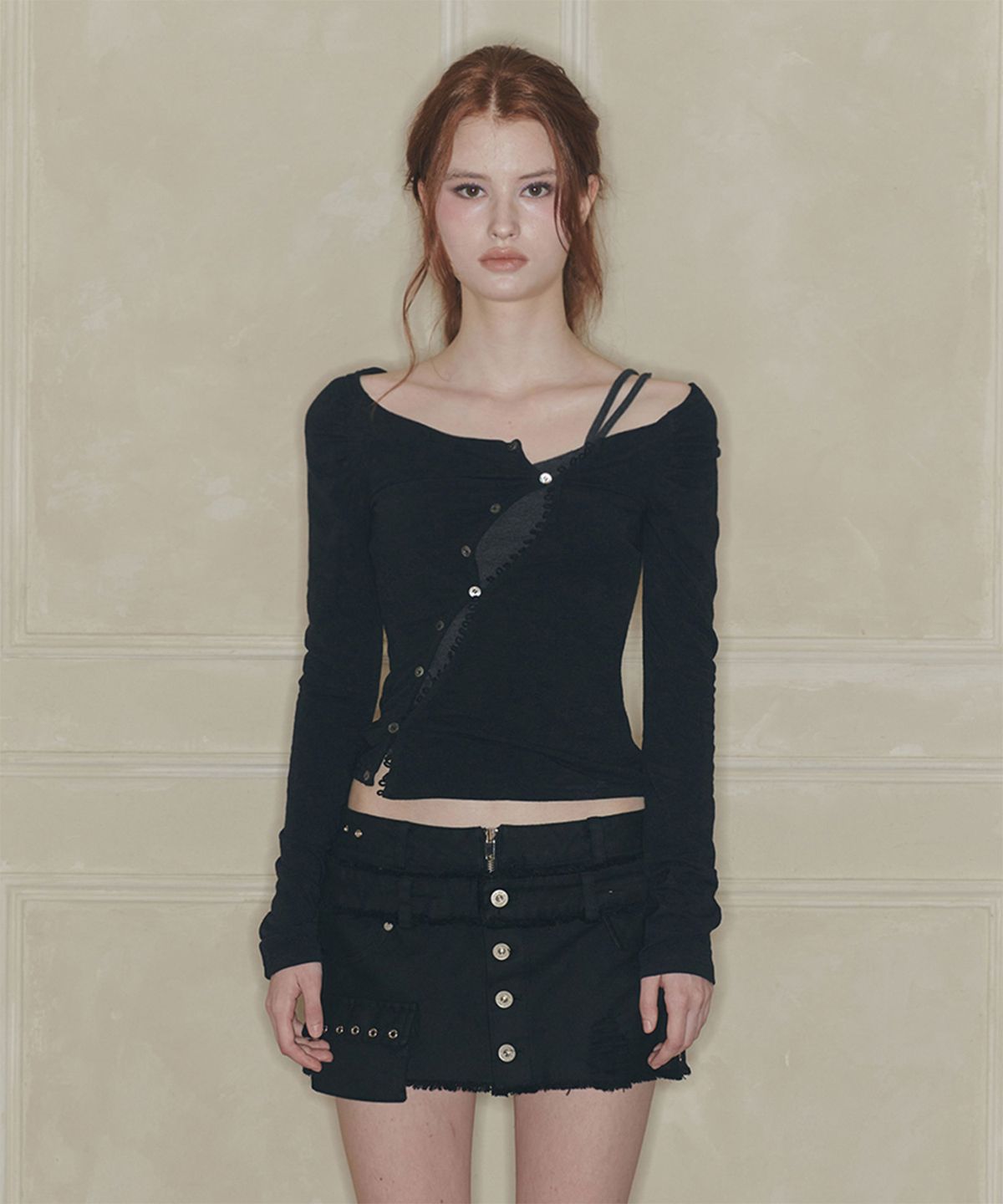 페인오어플레져(PAINORPLEASURE) CUT-OUT LAYERED TEE black
