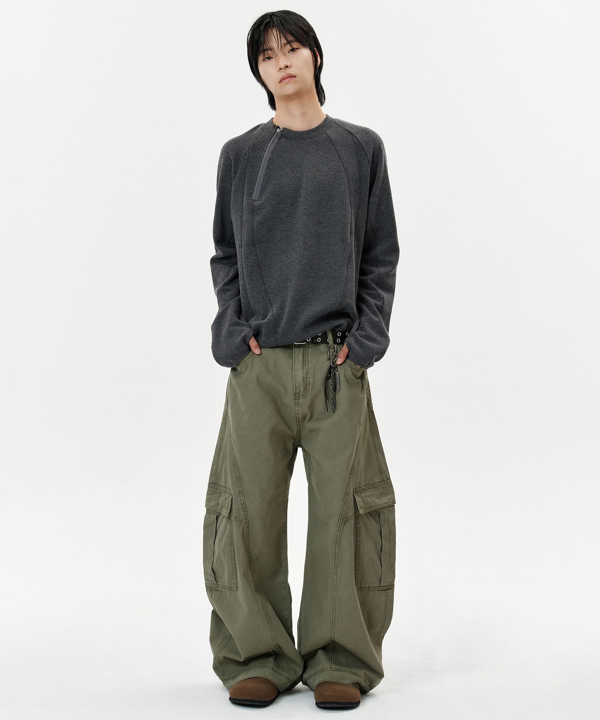딥센스(DEEP SENSE) Slit Cargo Curved Pants - khaki