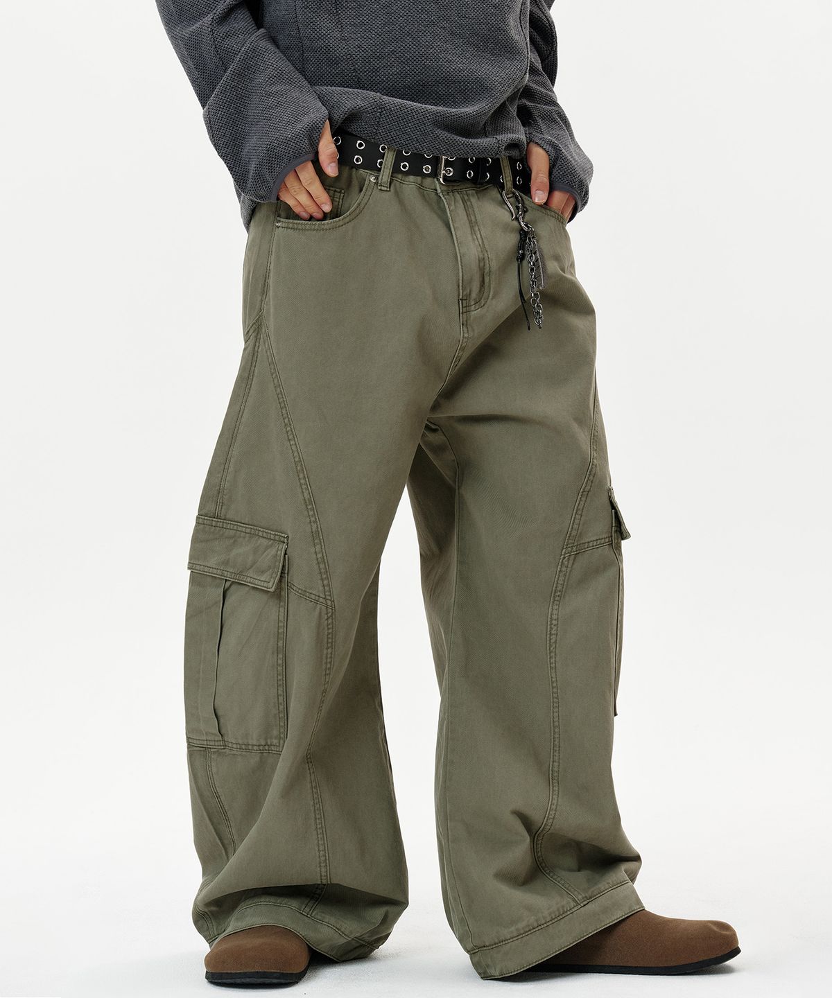 딥센스(DEEP SENSE) Slit Cargo Curved Pants - khaki