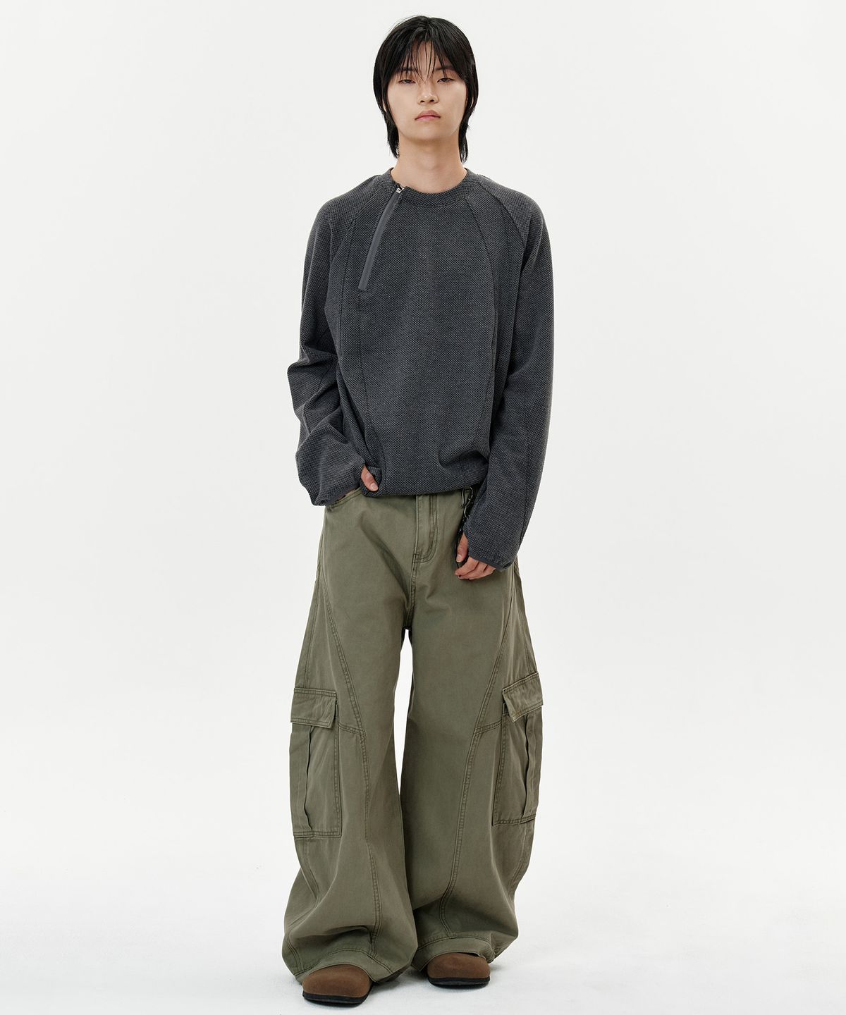 딥센스(DEEP SENSE) Slit Cargo Curved Pants - khaki