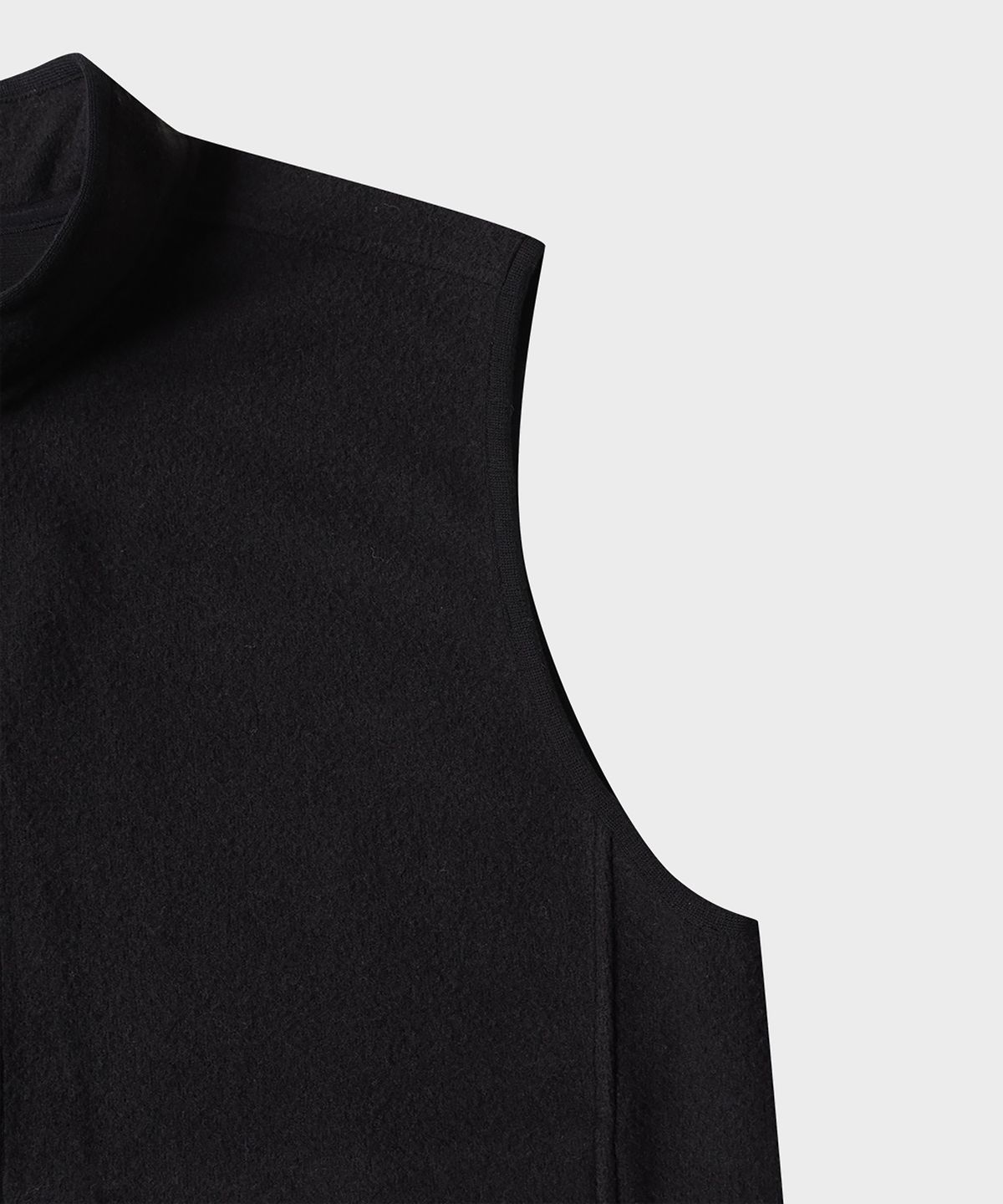 테일던(TAILDERN) Yvon Fleece Zip-up Vest Black