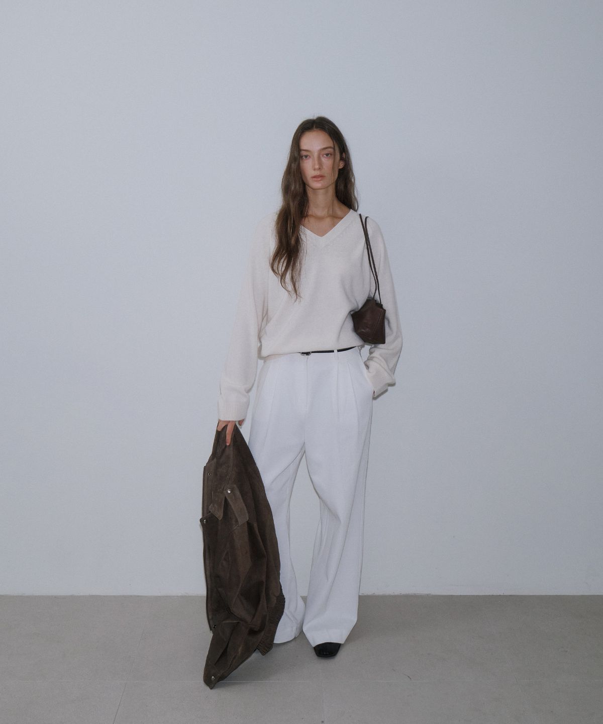 가더(GARDER) Classic V neck Knit (Ivory)