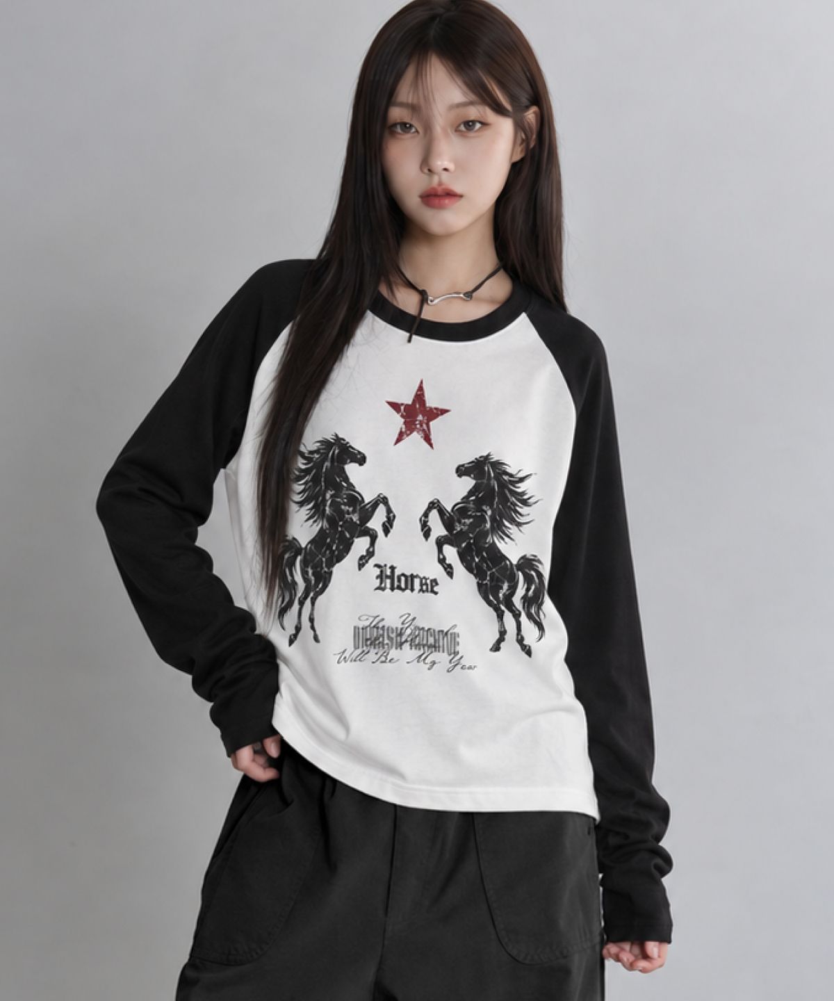 다미쉬(DAMISH) 빈티지 홀스 그래픽 래글런 티셔츠_화이트