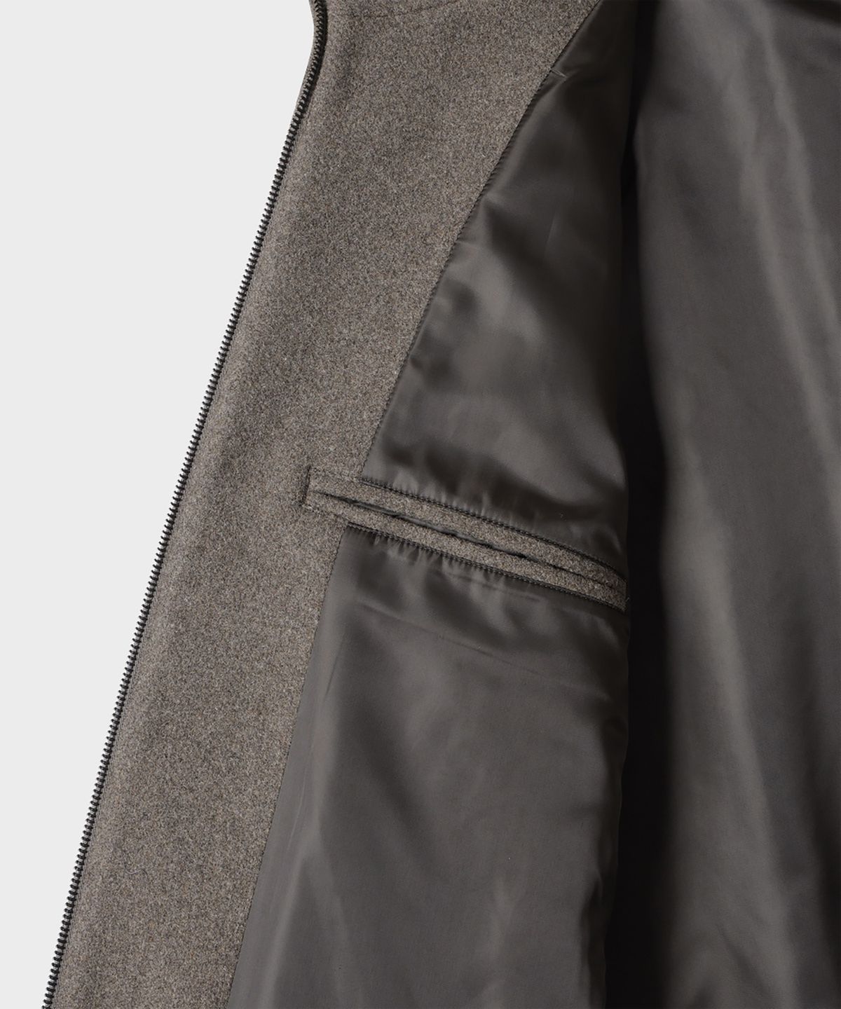 테일던(TAILDERN) Auster High Neck Blouson Dark Khaki