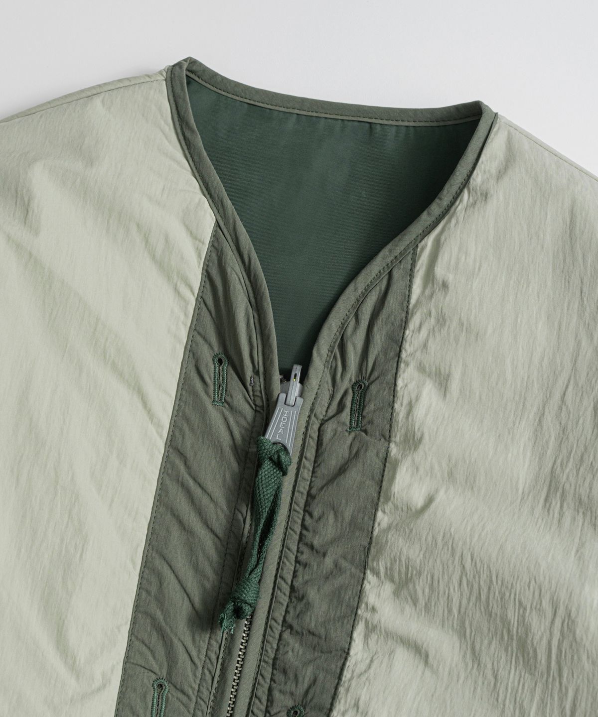 비헤비어(BEHEAVYER) REVERSIBLE MIL LINER JACKET b.green/l.olive