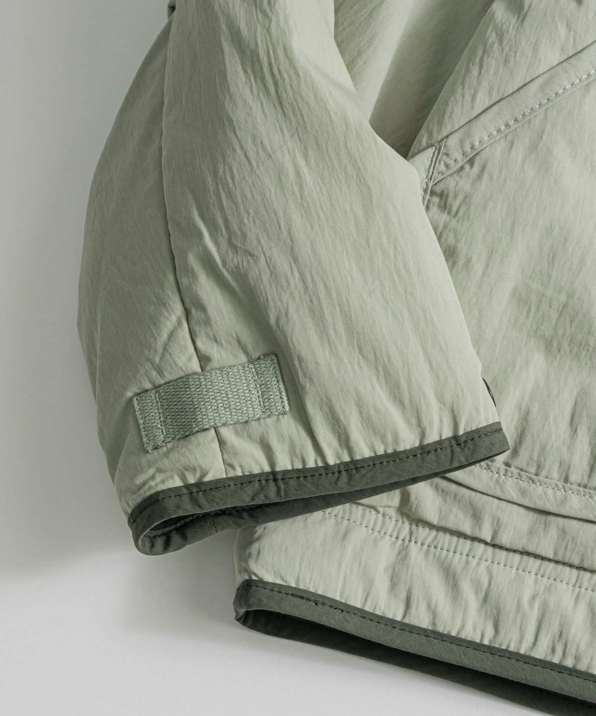 비헤비어(BEHEAVYER) REVERSIBLE MIL LINER JACKET b.green/l.olive