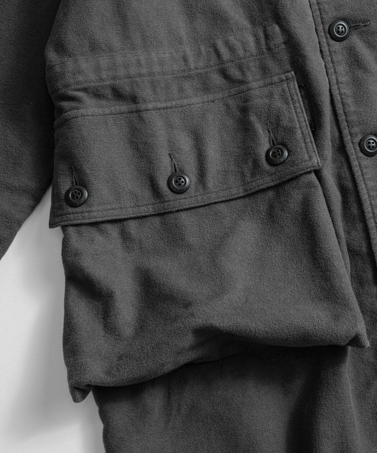 비헤비어(BEHEAVYER) SOFT MOLESKIN M59 MIL COAT charcoal