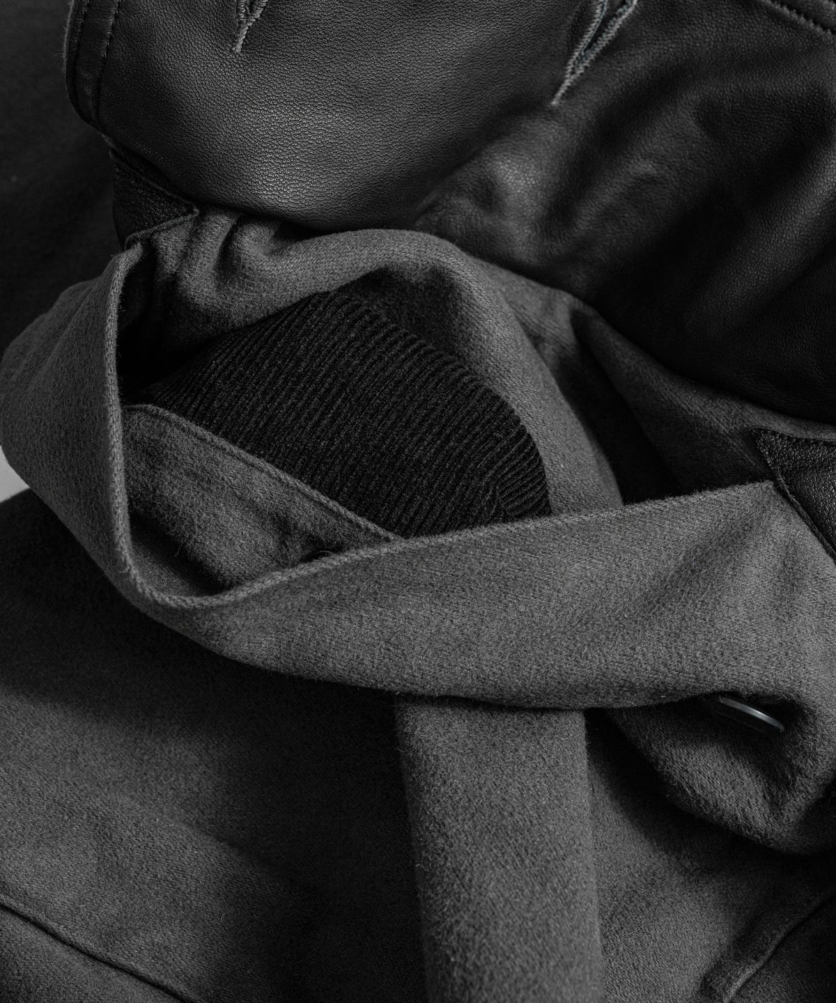 비헤비어(BEHEAVYER) SOFT MOLESKIN M59 MIL COAT charcoal
