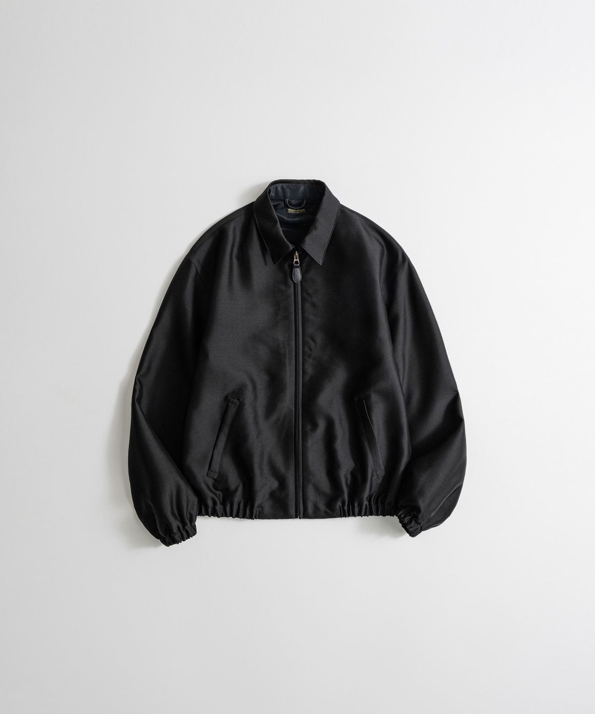 비헤비어(BEHEAVYER) SILK WOOL ZIP BLOUSON satin black