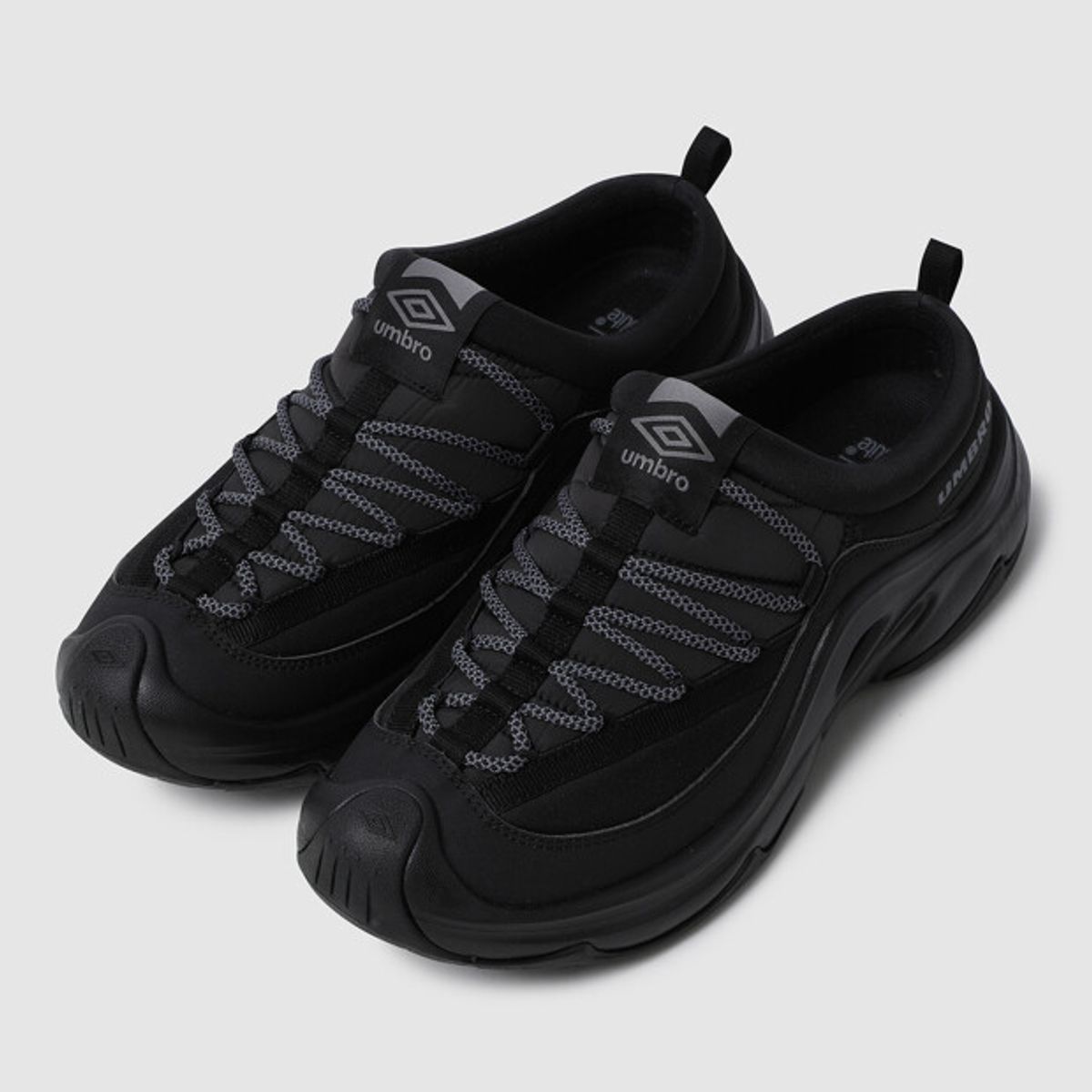 엄브로(UMBRO) TERRAD MULE (테라드 뮬) 블랙 UR423EMUO7