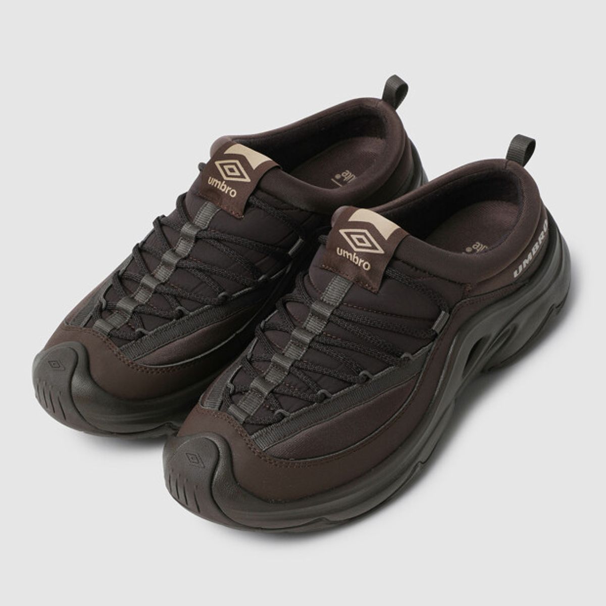 엄브로(UMBRO) TERRAD MULE (테라드 뮬) 브라운 UR423EMUO7
