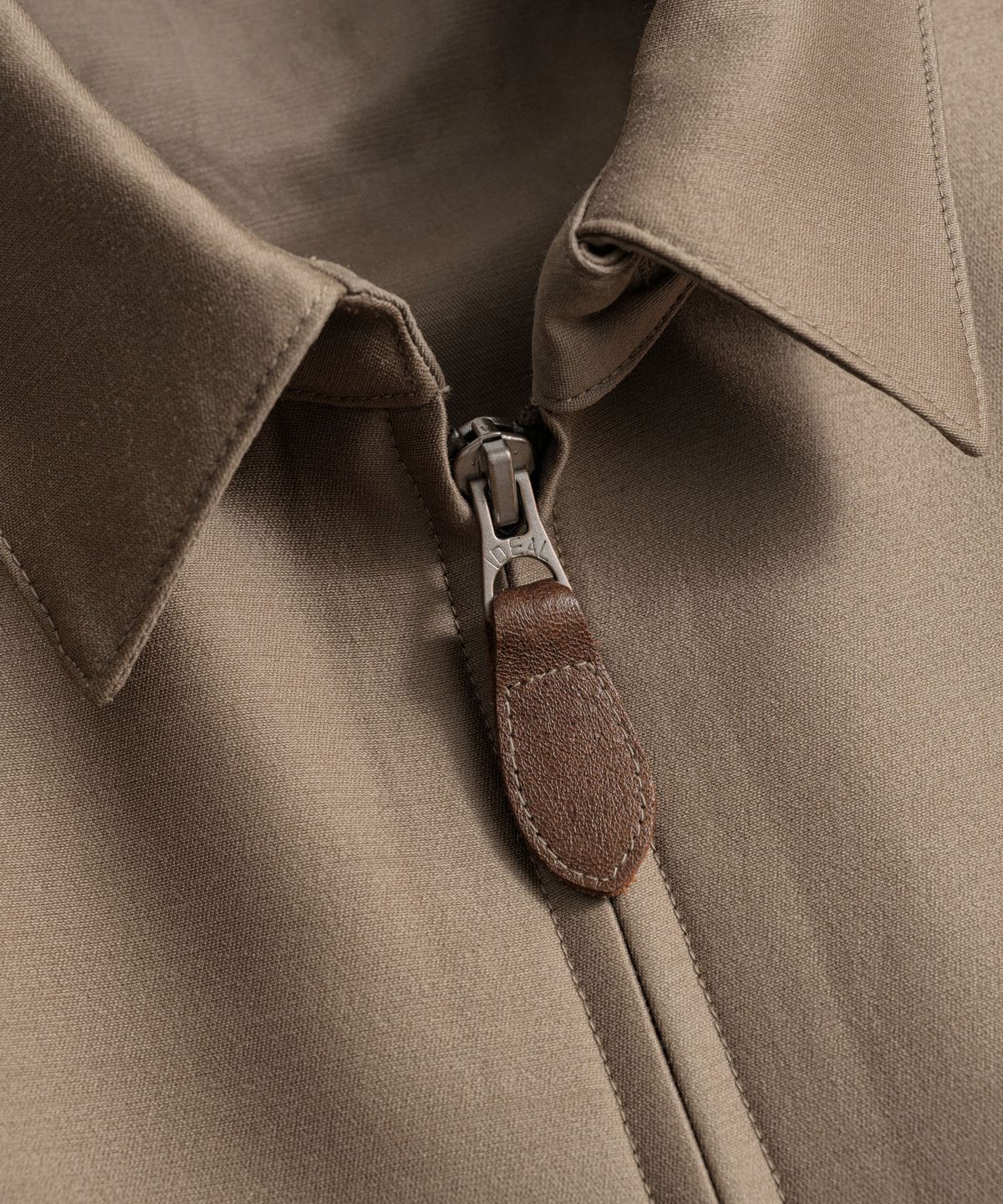 비헤비어(BEHEAVYER) SILK WOOL ZIP BLOUSON taupe
