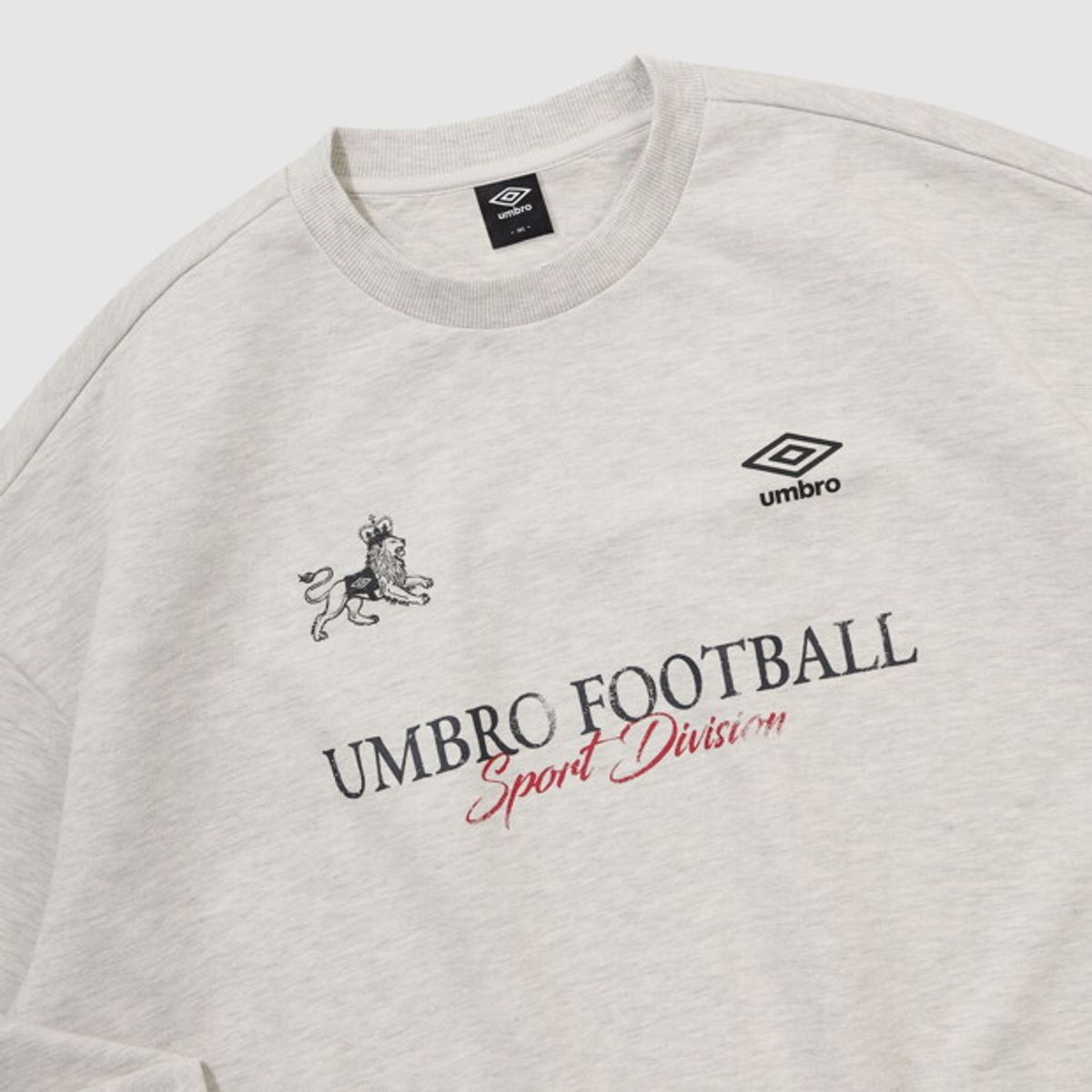엄브로(UMBRO) 더비클럽 퀼팅 맨투맨 아이보리 UR311CFS95