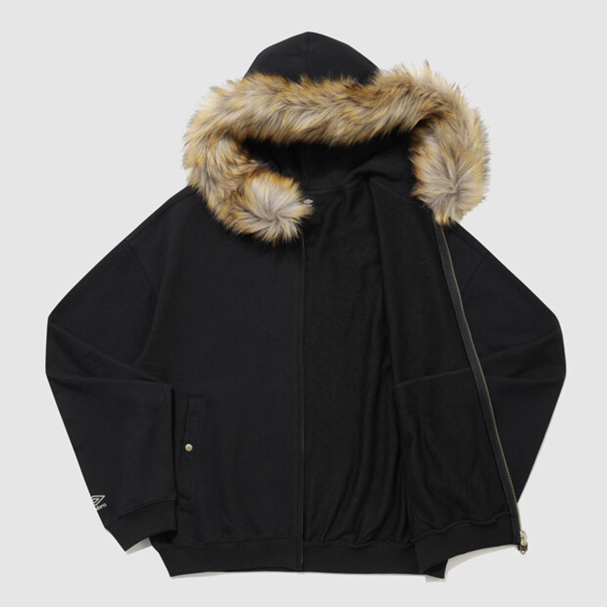 엄브로(UMBRO) DISTRICT11 퍼 트리밍 후드집업 블랙 UR321CFT98