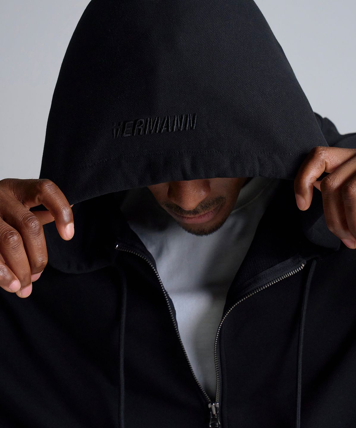 베르만 어패럴(VERMANN APPAREL) 에센셜 오버핏 스웨트 후드 집업 2colors