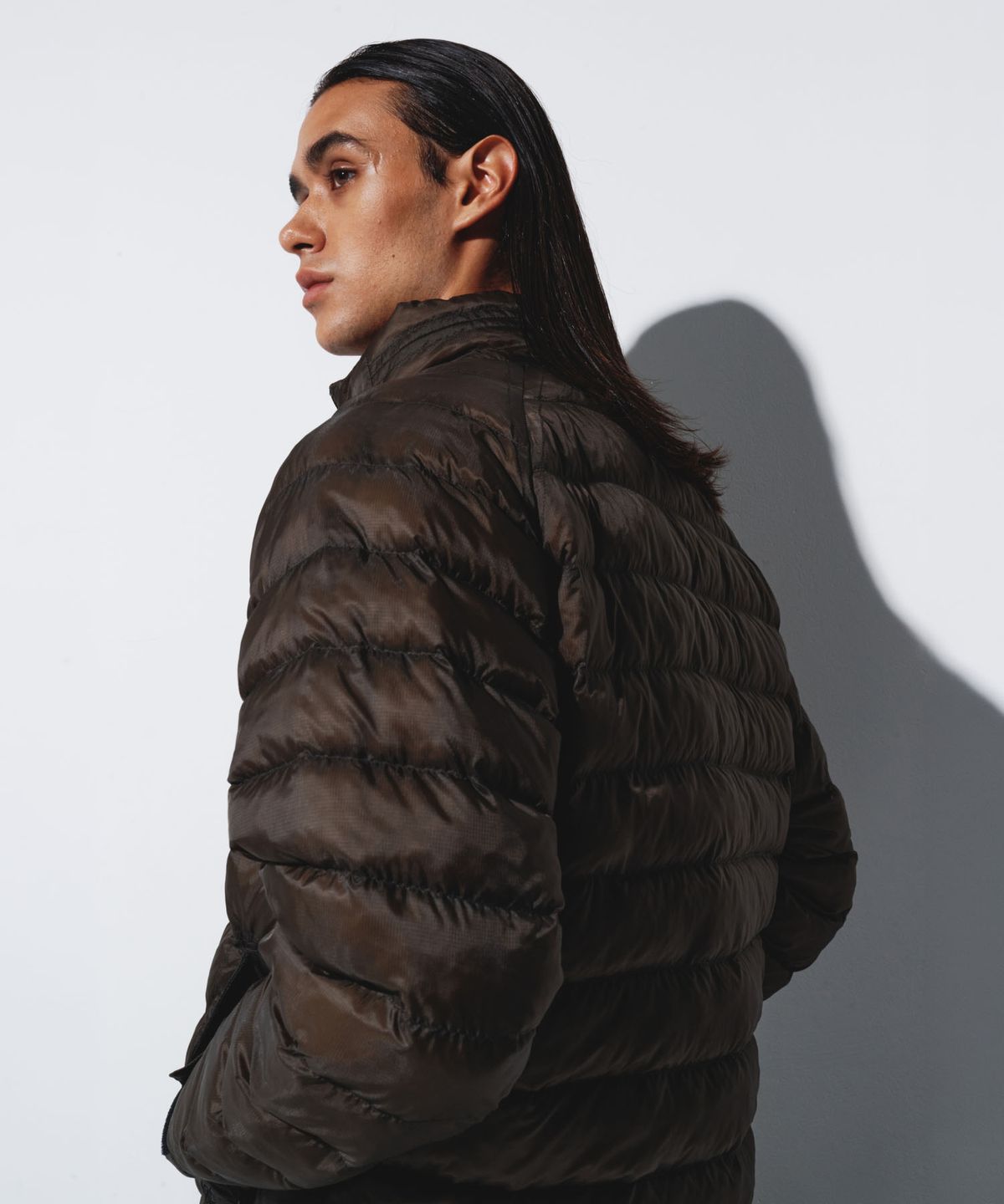 칼라파타르(KALAPATTHAR) AIR PADDED STAND COLLAR JACKET - TAUPE