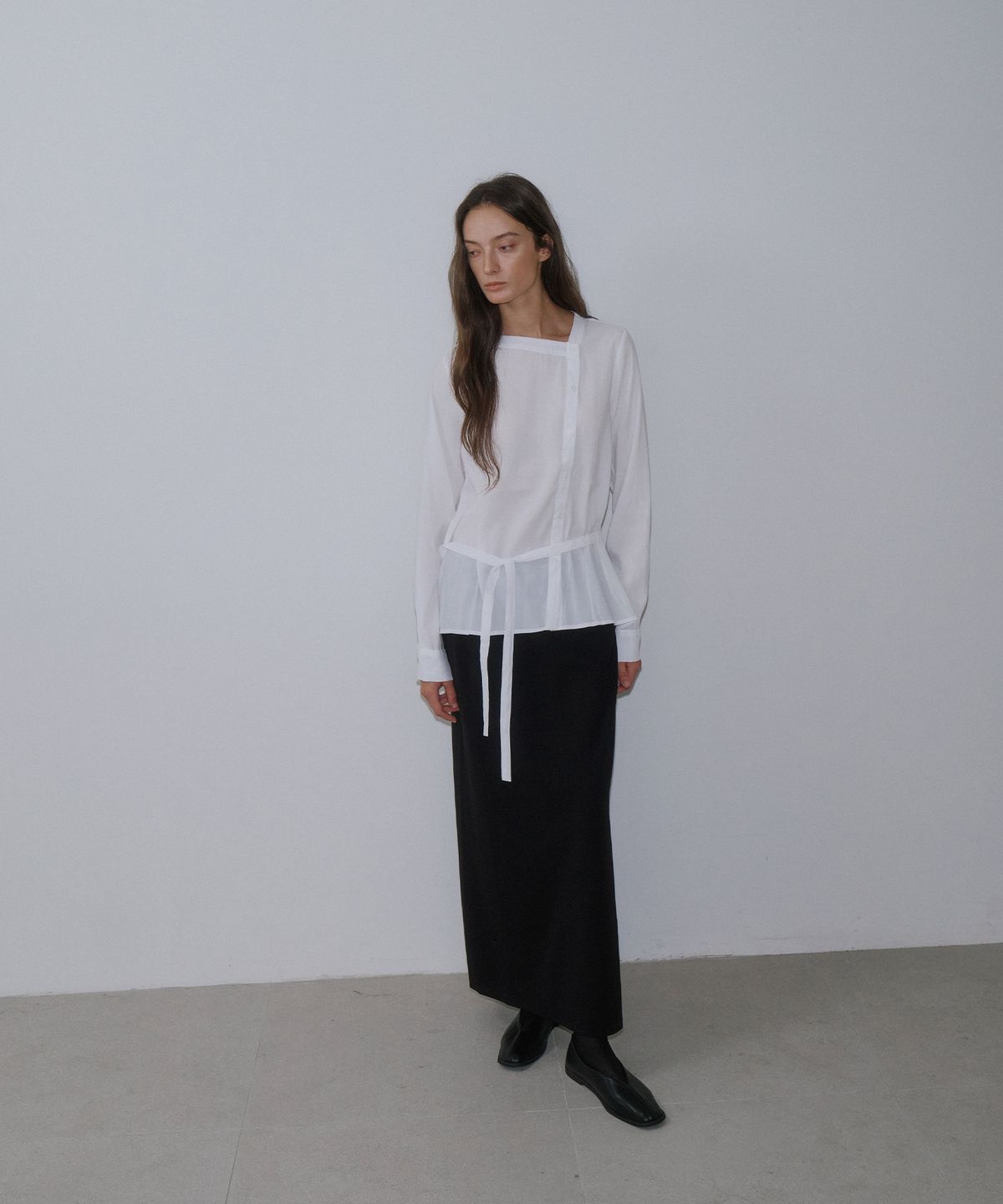 가더(GARDER) String Button Blouse (Ivory)