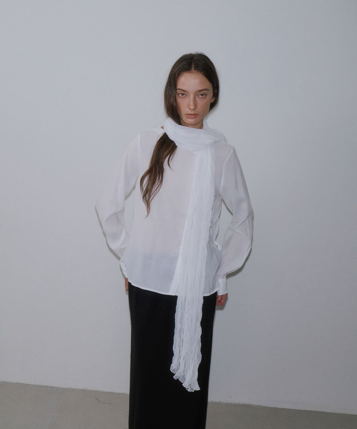 가더(GARDER) String Button Blouse (Ivory)