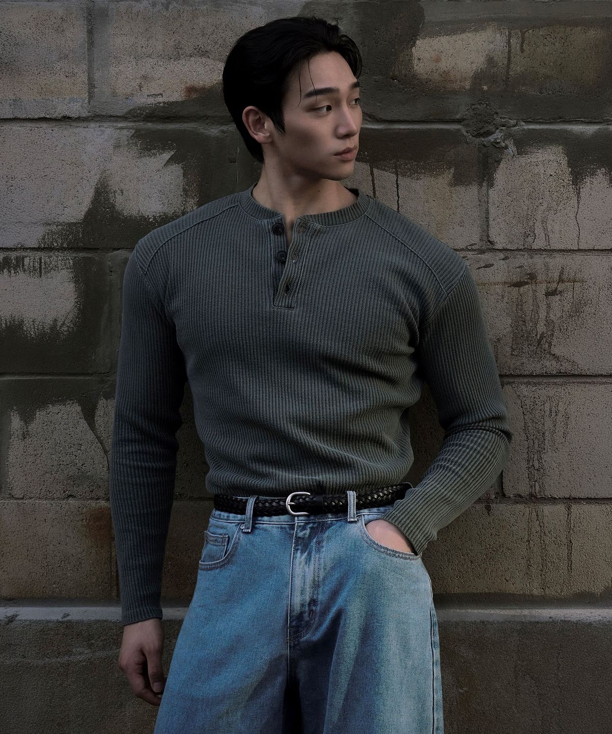 베르만 어패럴(VERMANN APPAREL) 피그먼트 와플 헨리넥 머슬핏 롱슬리브 2colors