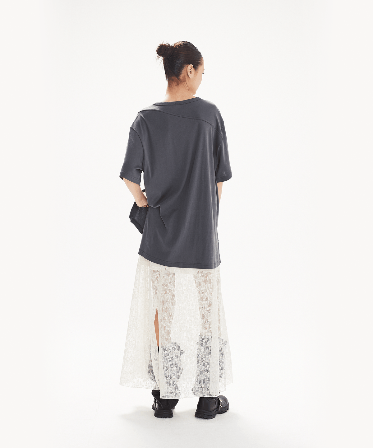 레인지(RANGE) 오버핏 슬릿 티셔츠 (차콜)