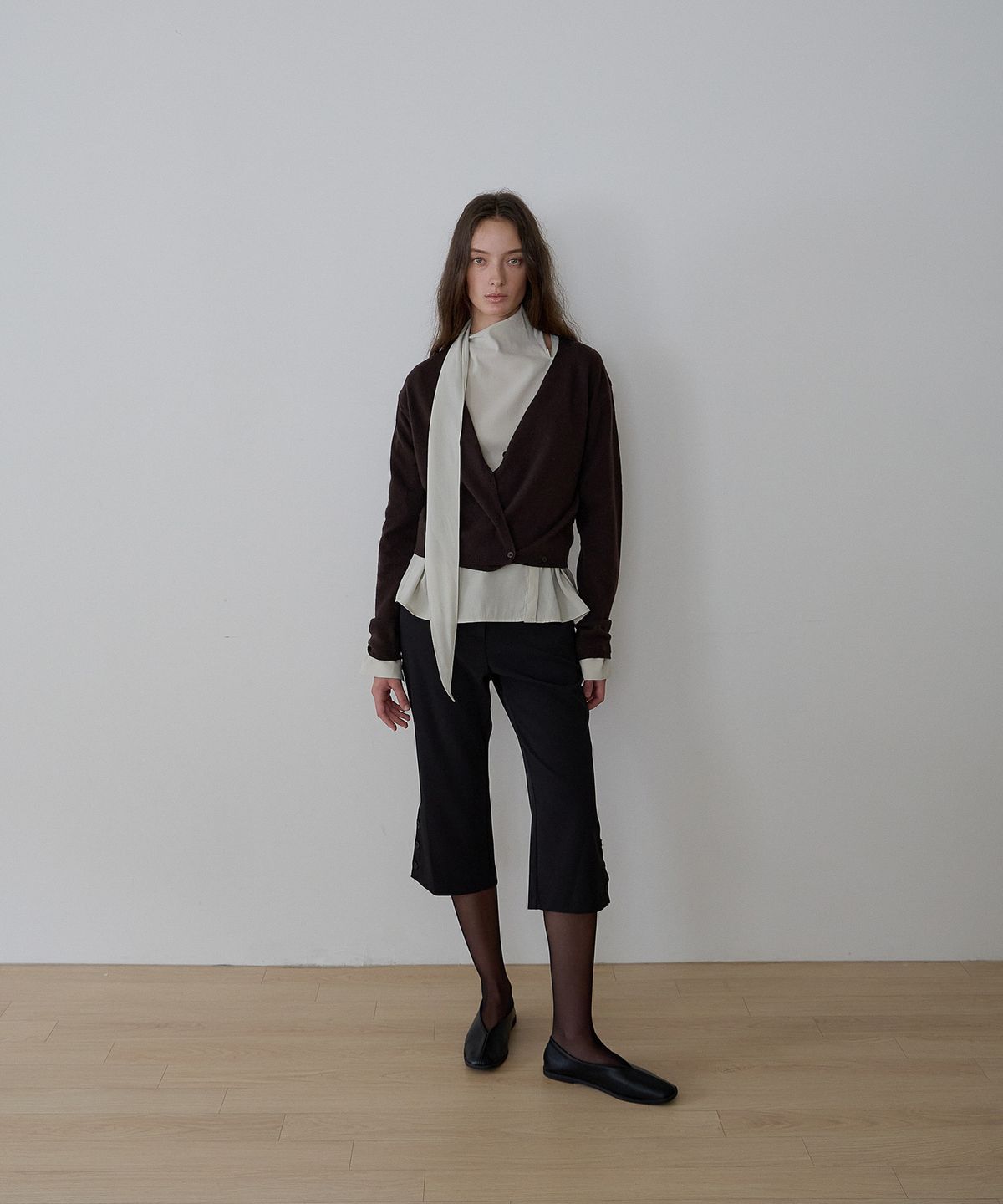 가더(GARDER) Awe Tie Blouse (Olive)