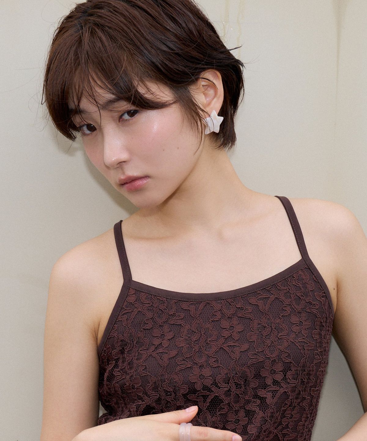 지지(GEEGEE) marble star earring - beige