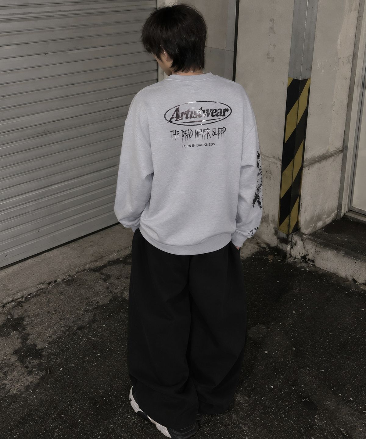 아티스트웨어(ARTISTWEAR) 데드슬립 맨투맨 - 2COLOR