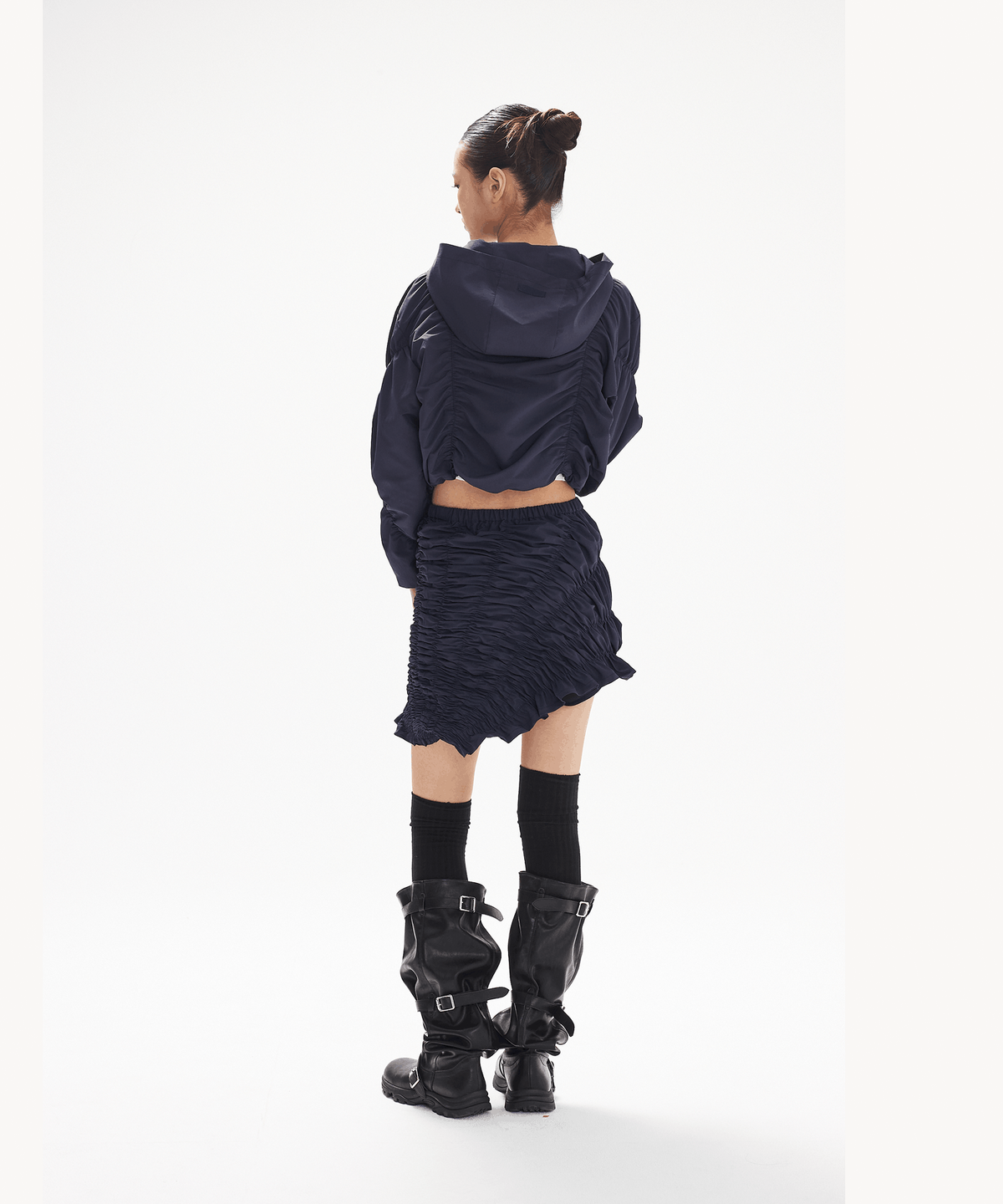 레인지(RANGE) 셔링 언밸런스 스커트 (네이비)