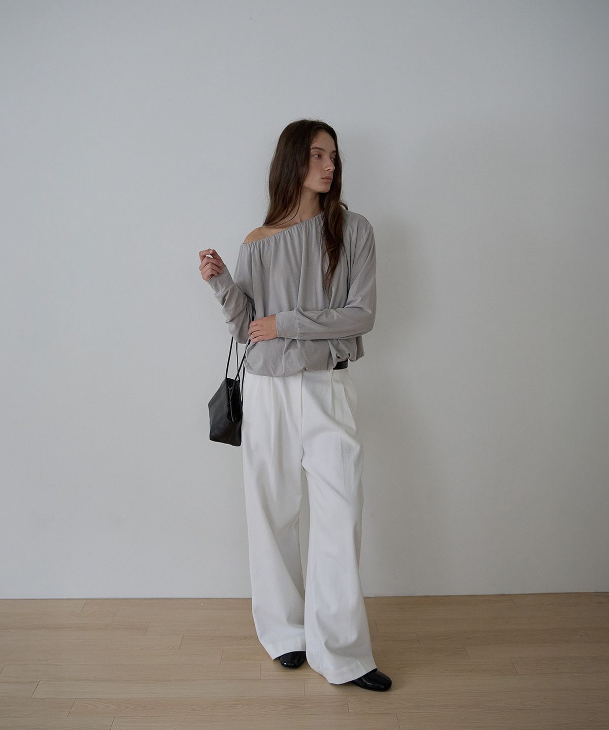 가더(GARDER) One Shoulder Top (Light Khaki)