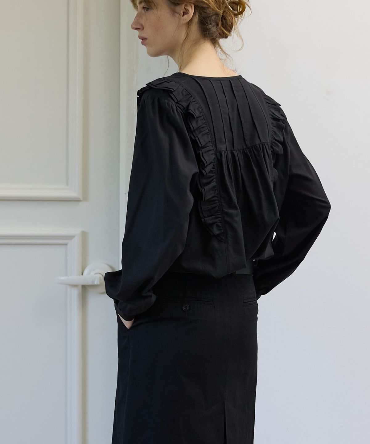 오픈도어스튜디오(OPENDOORSTUDIO) Belted H-Line Long Skirt Black