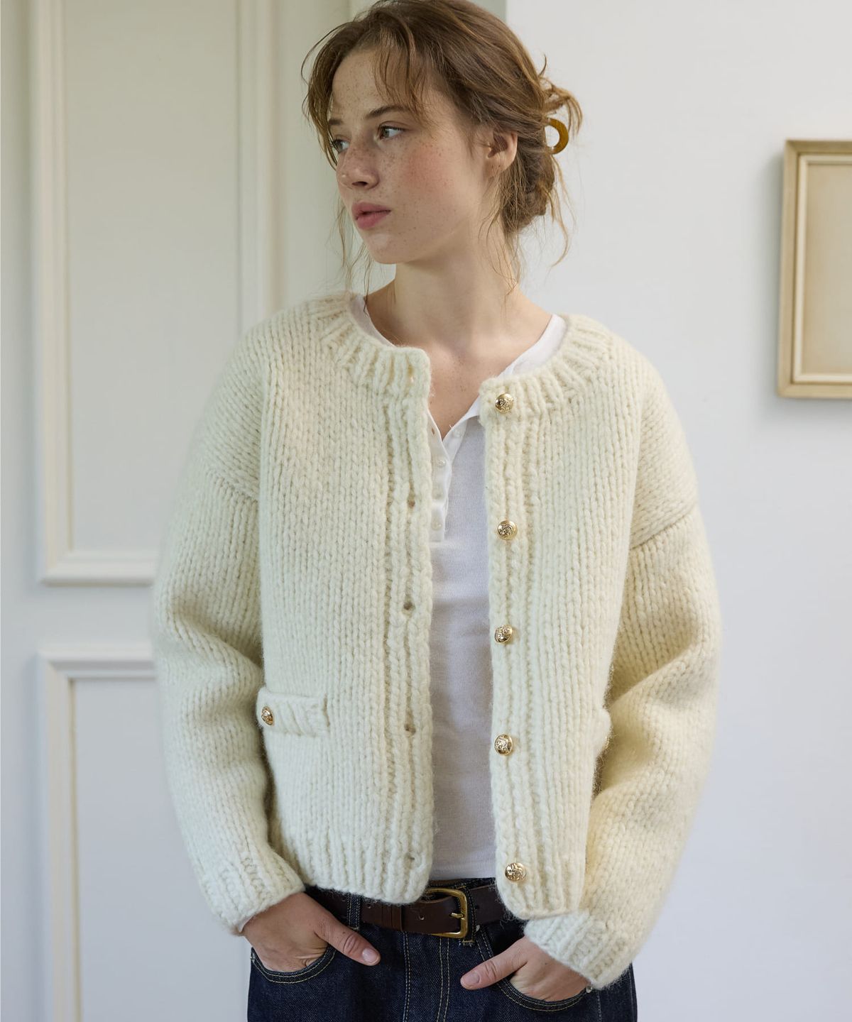 오픈도어스튜디오(OPENDOORSTUDIO) Gold Button Boucle Cardigan Ivory